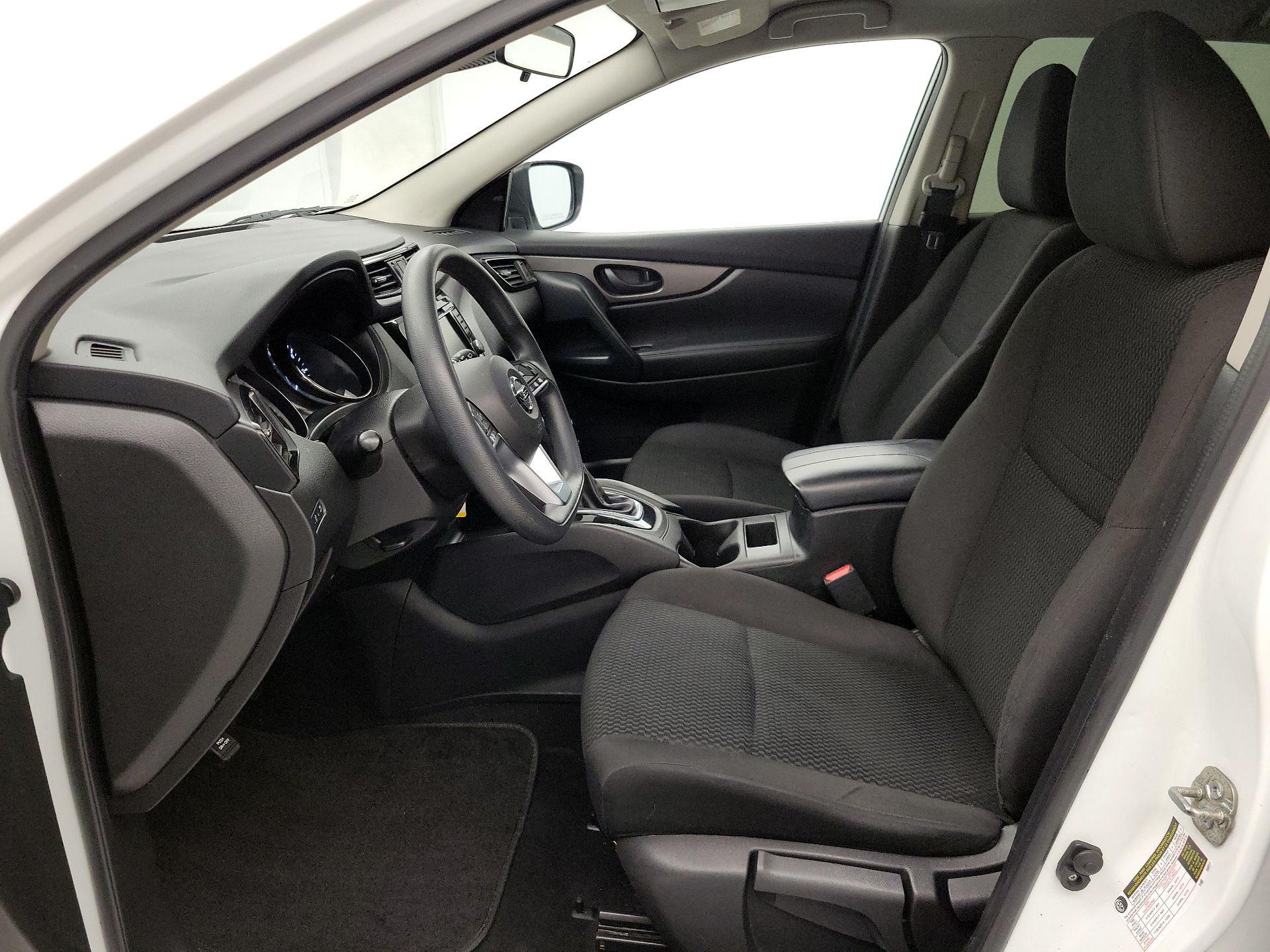 Thumbnail: 2020 Nissan Rogue Sport - 11