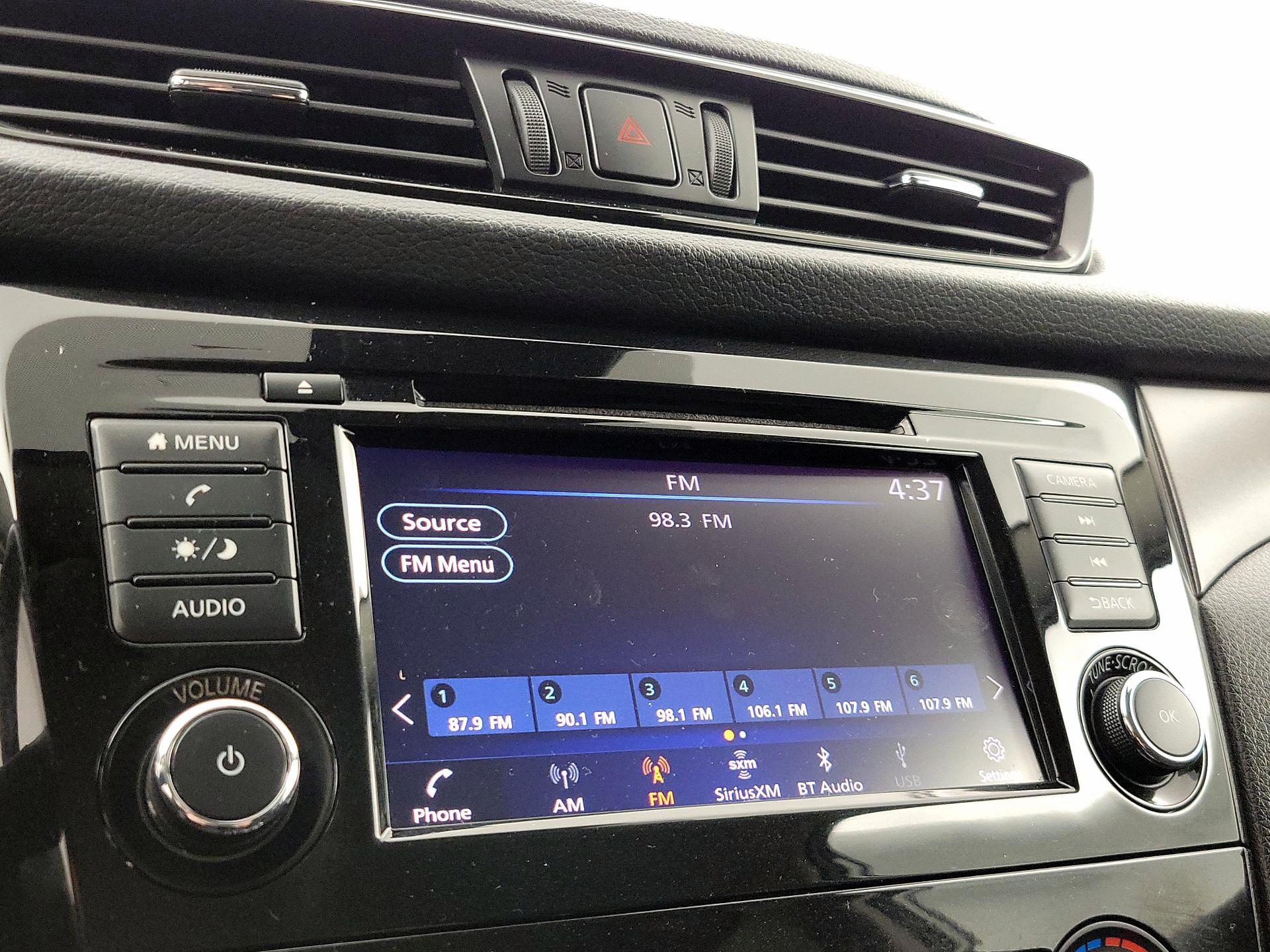 Thumbnail: 2020 Nissan Rogue Sport - 15