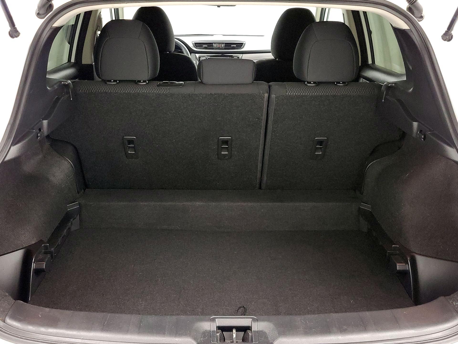 Thumbnail: 2020 Nissan Rogue Sport - 20