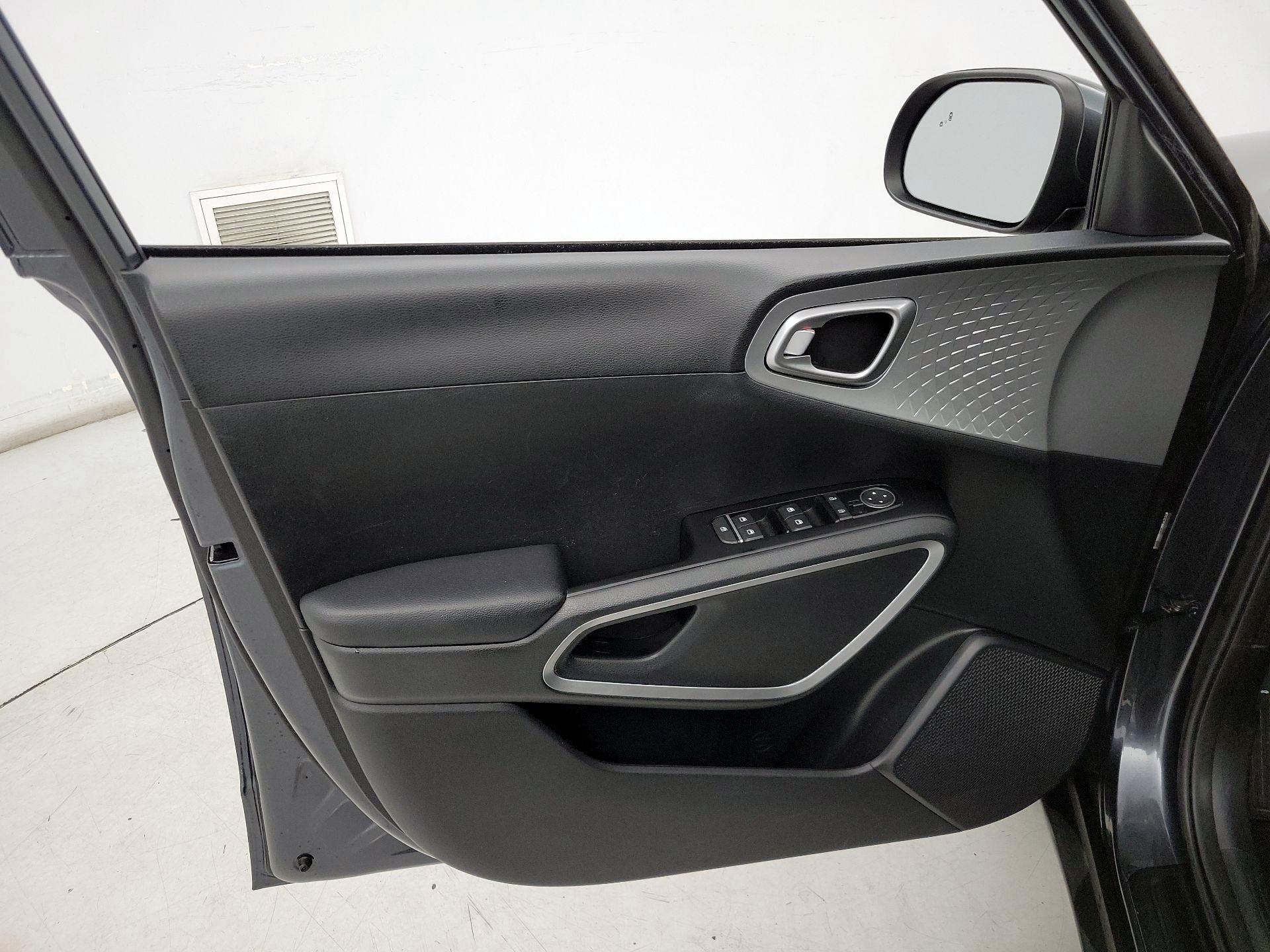 Thumbnail: 2023 Kia Soul - 12