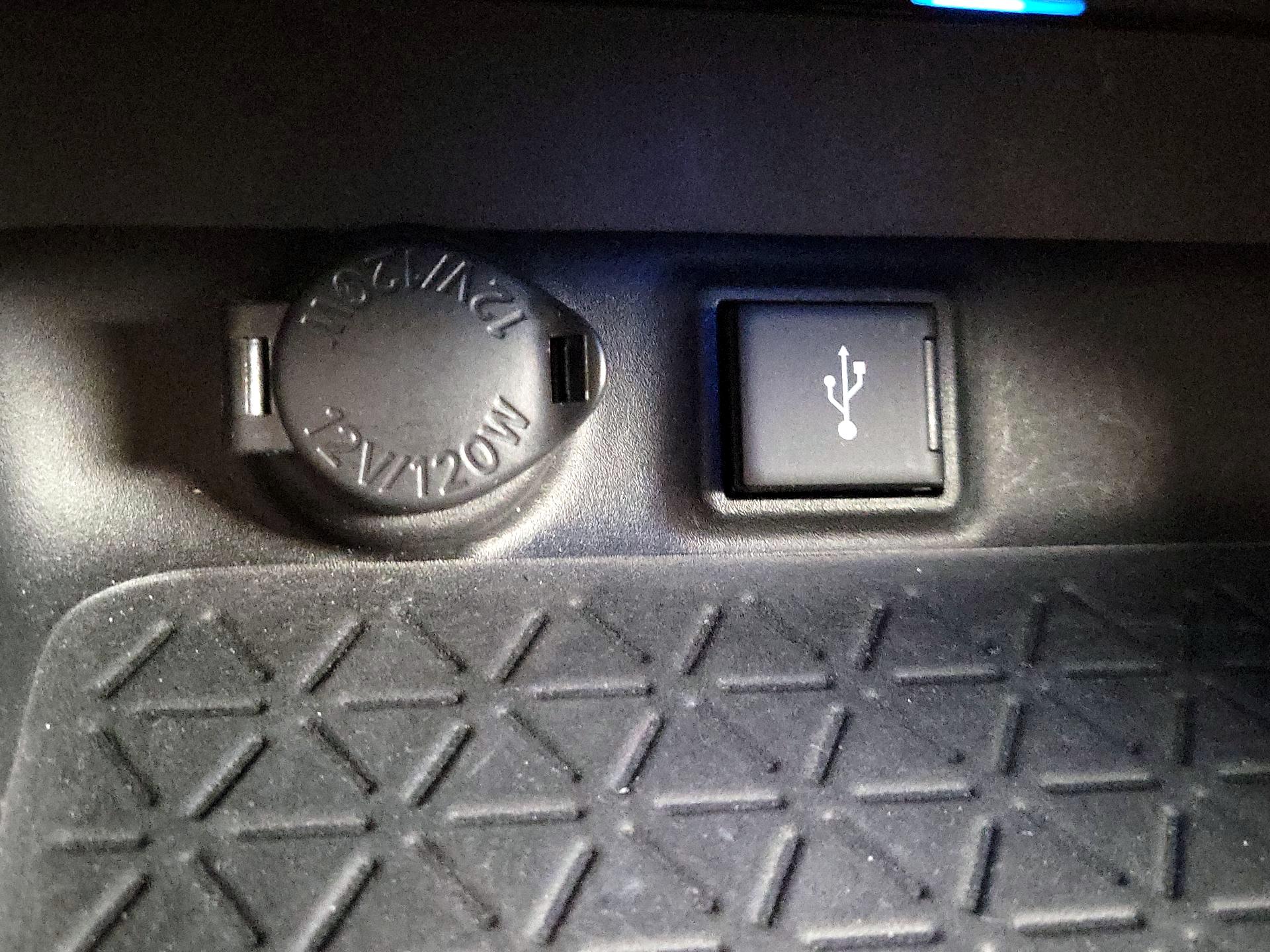 Thumbnail: 2021 Toyota RAV4 - 18