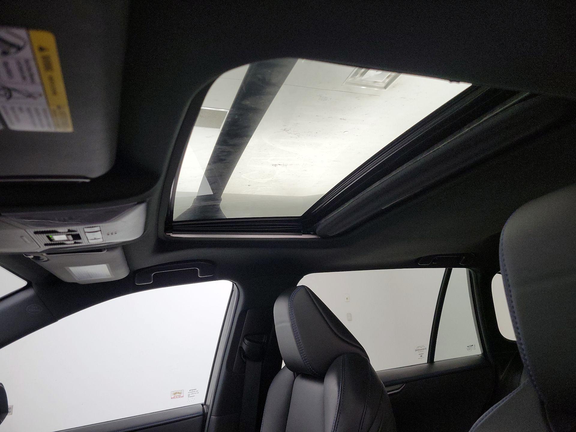 Thumbnail: 2021 Toyota RAV4 - 19