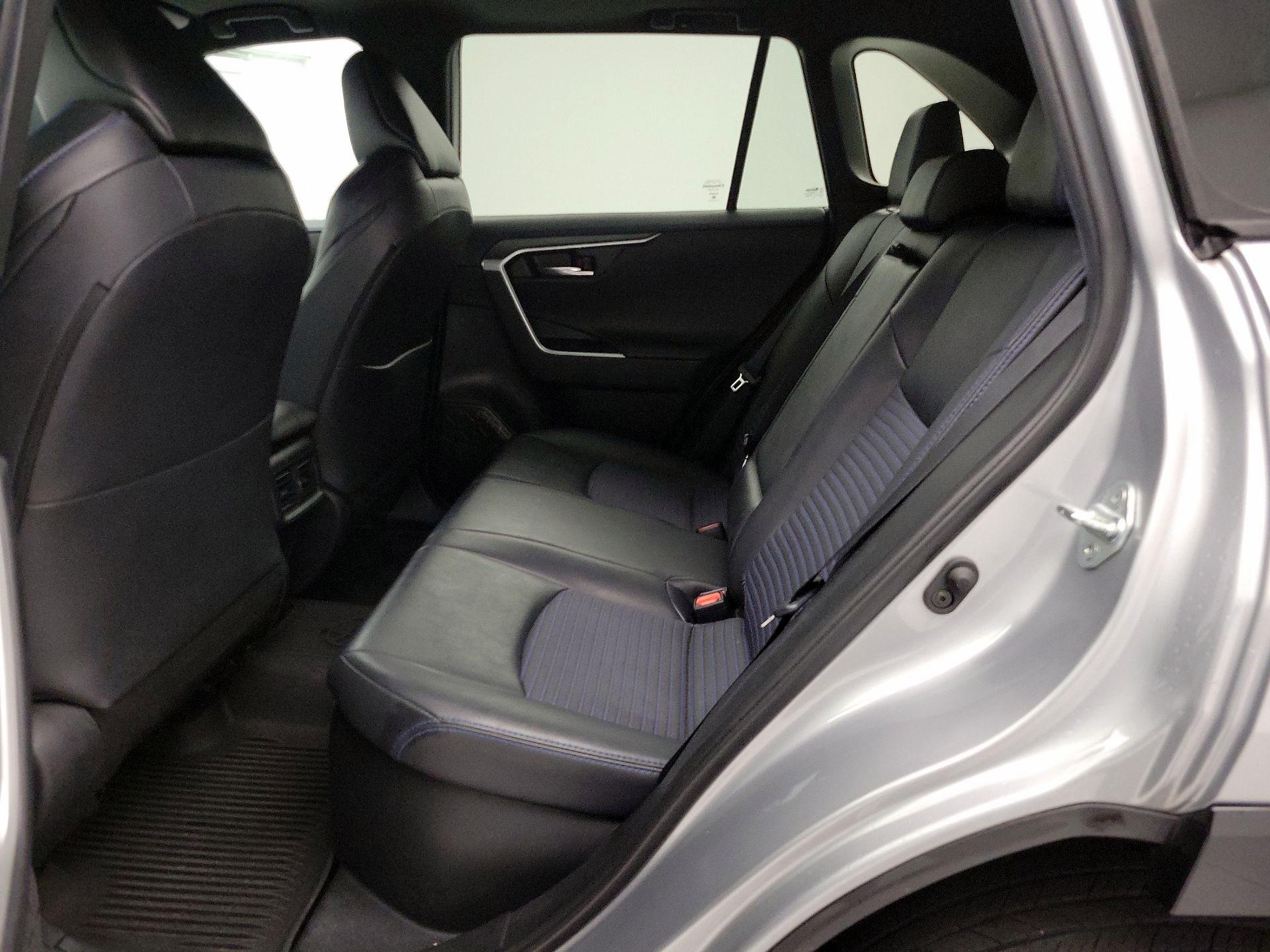 Thumbnail: 2021 Toyota RAV4 - 20