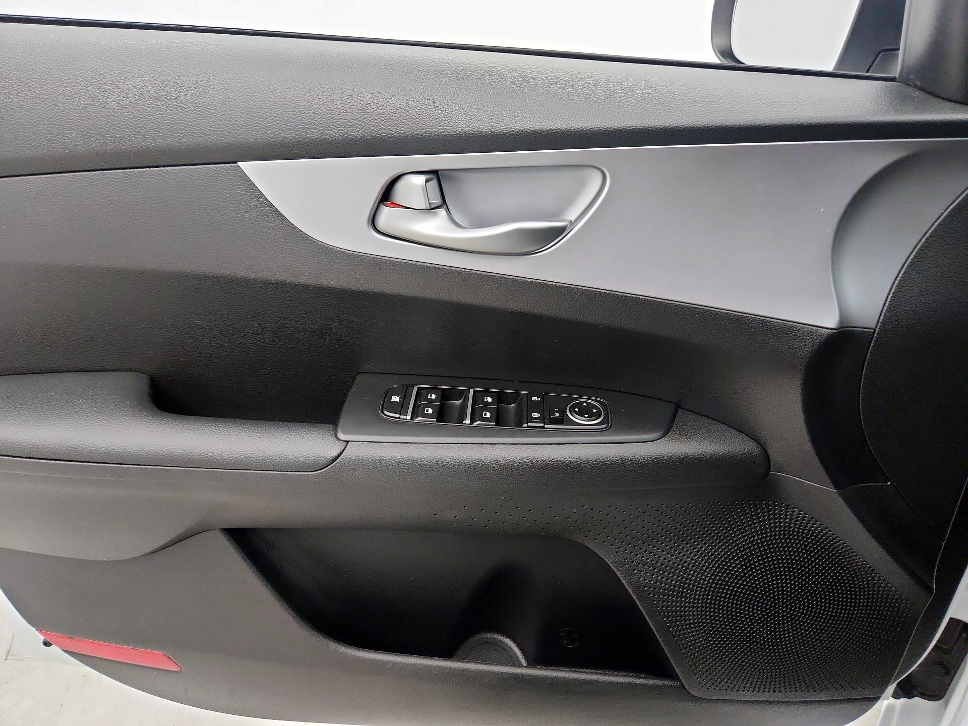 Thumbnail: 2024 Kia Forte - 12