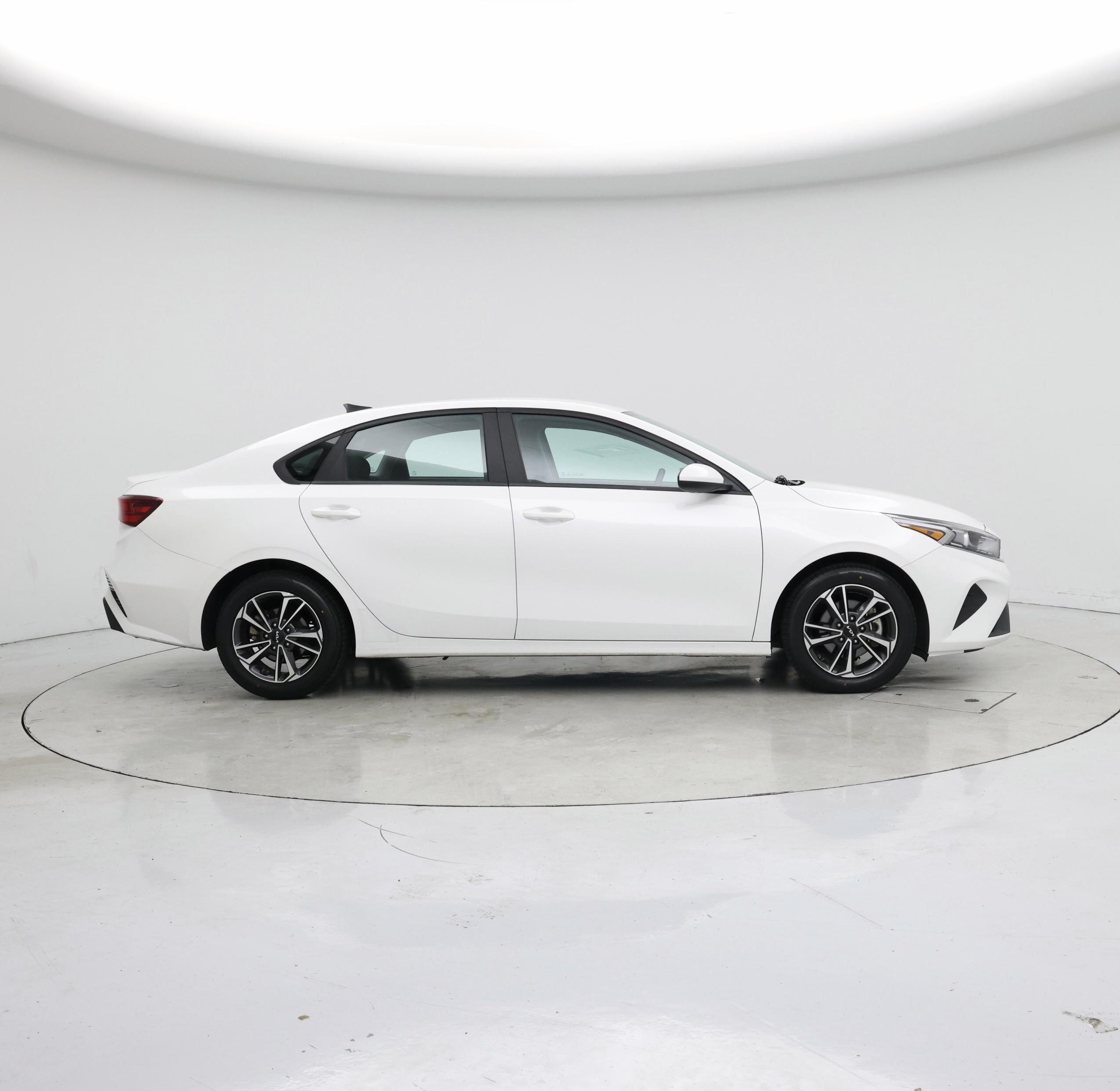 Thumbnail: 2024 Kia Forte - 7