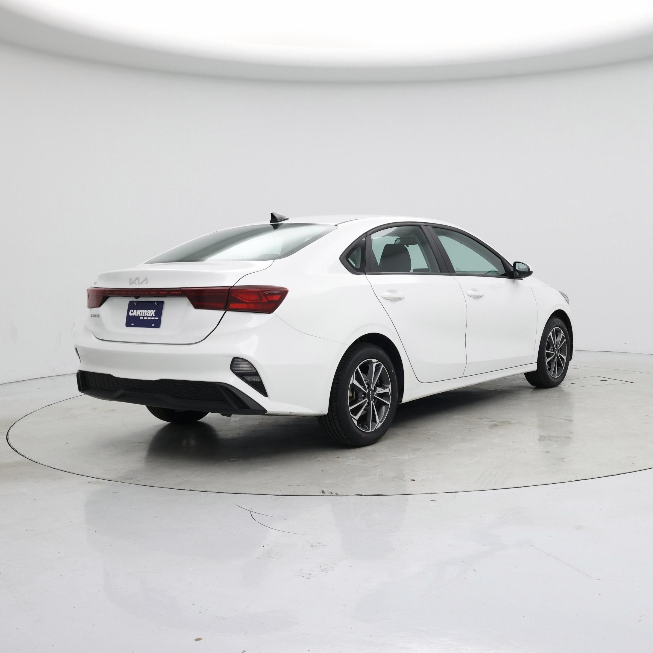 Thumbnail: 2024 Kia Forte - 8