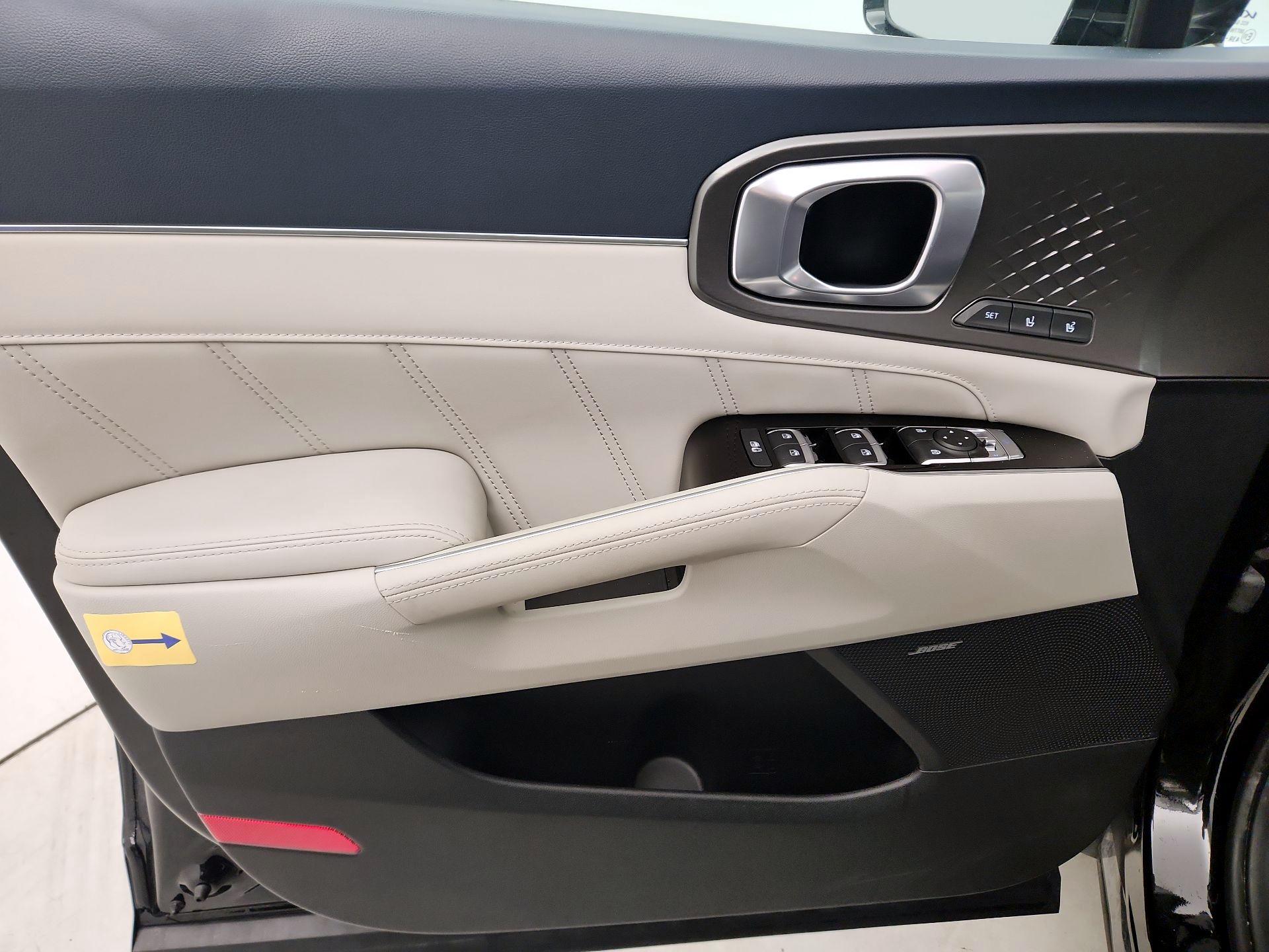 Thumbnail: 2023 Kia Sorento - 12