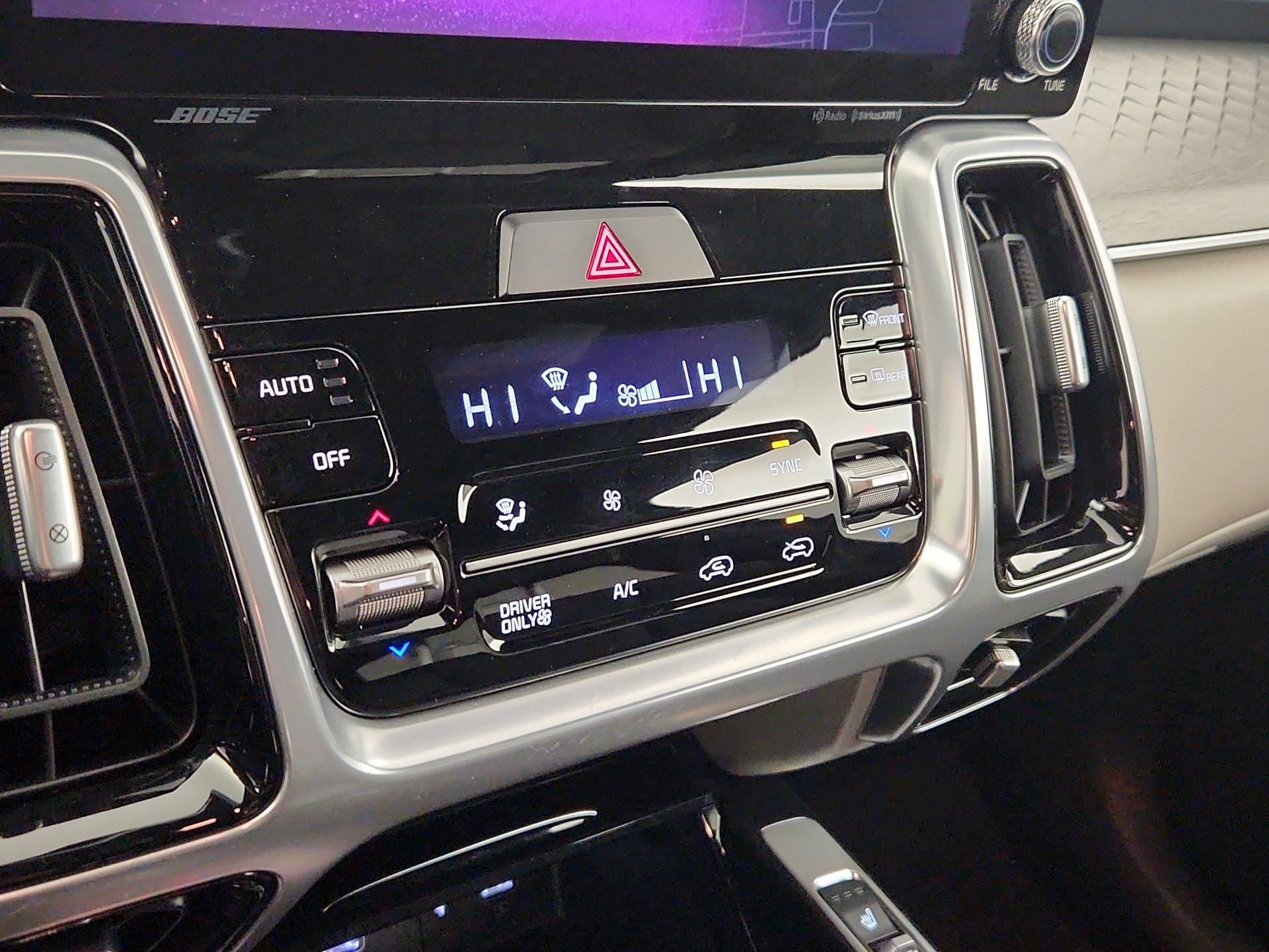 Thumbnail: 2023 Kia Sorento - 16