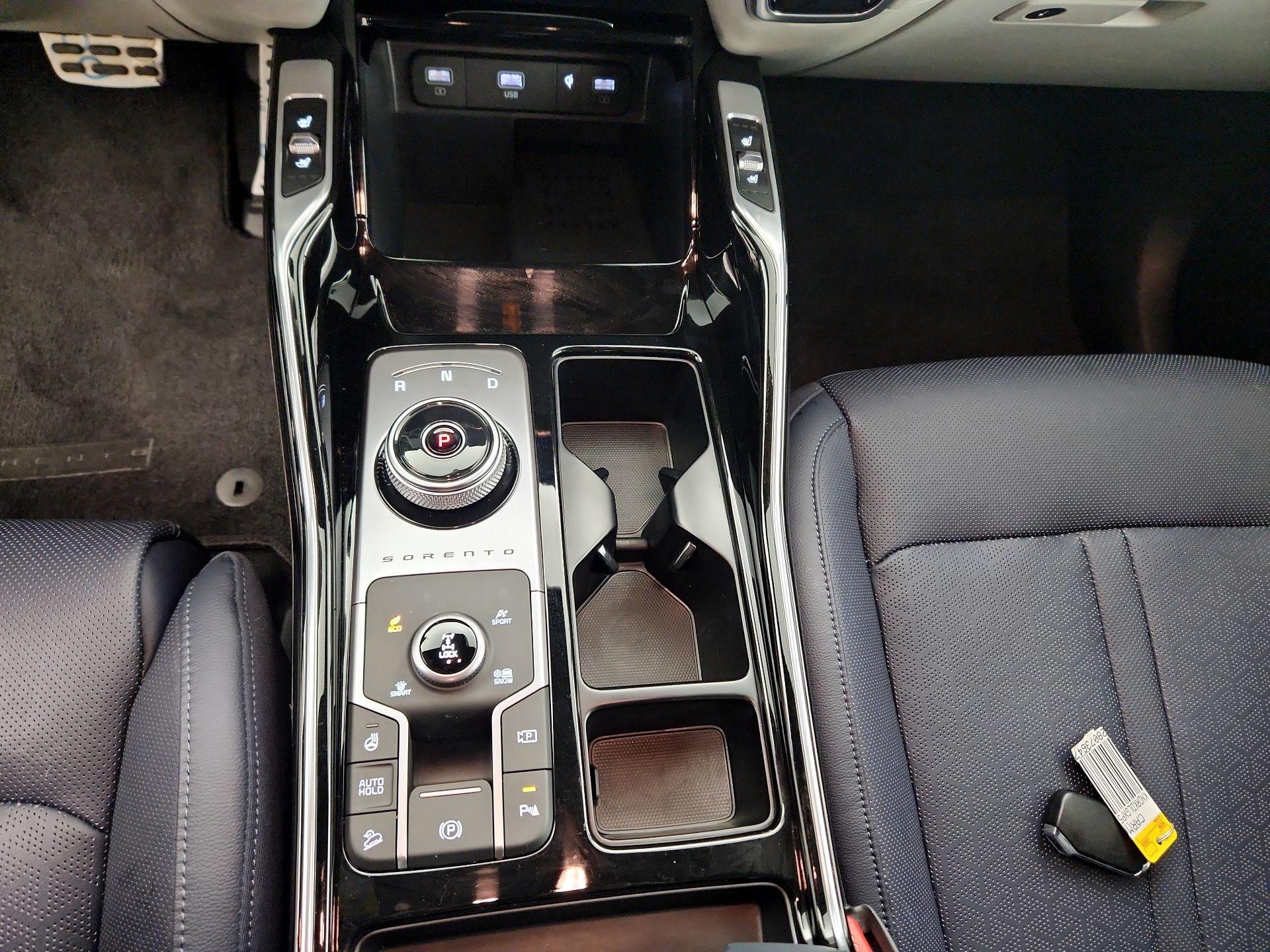 Thumbnail: 2023 Kia Sorento - 17