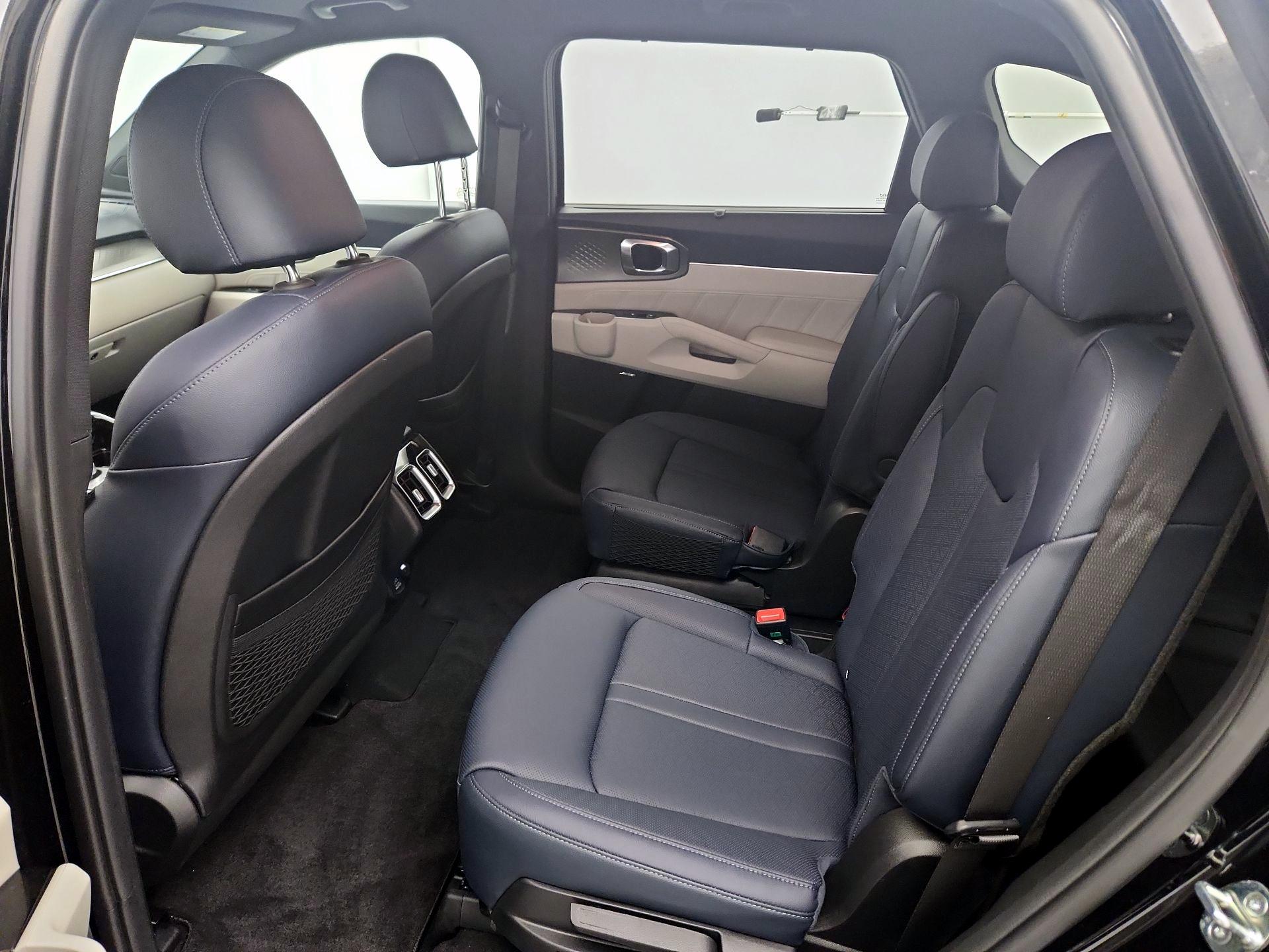 Thumbnail: 2023 Kia Sorento - 19