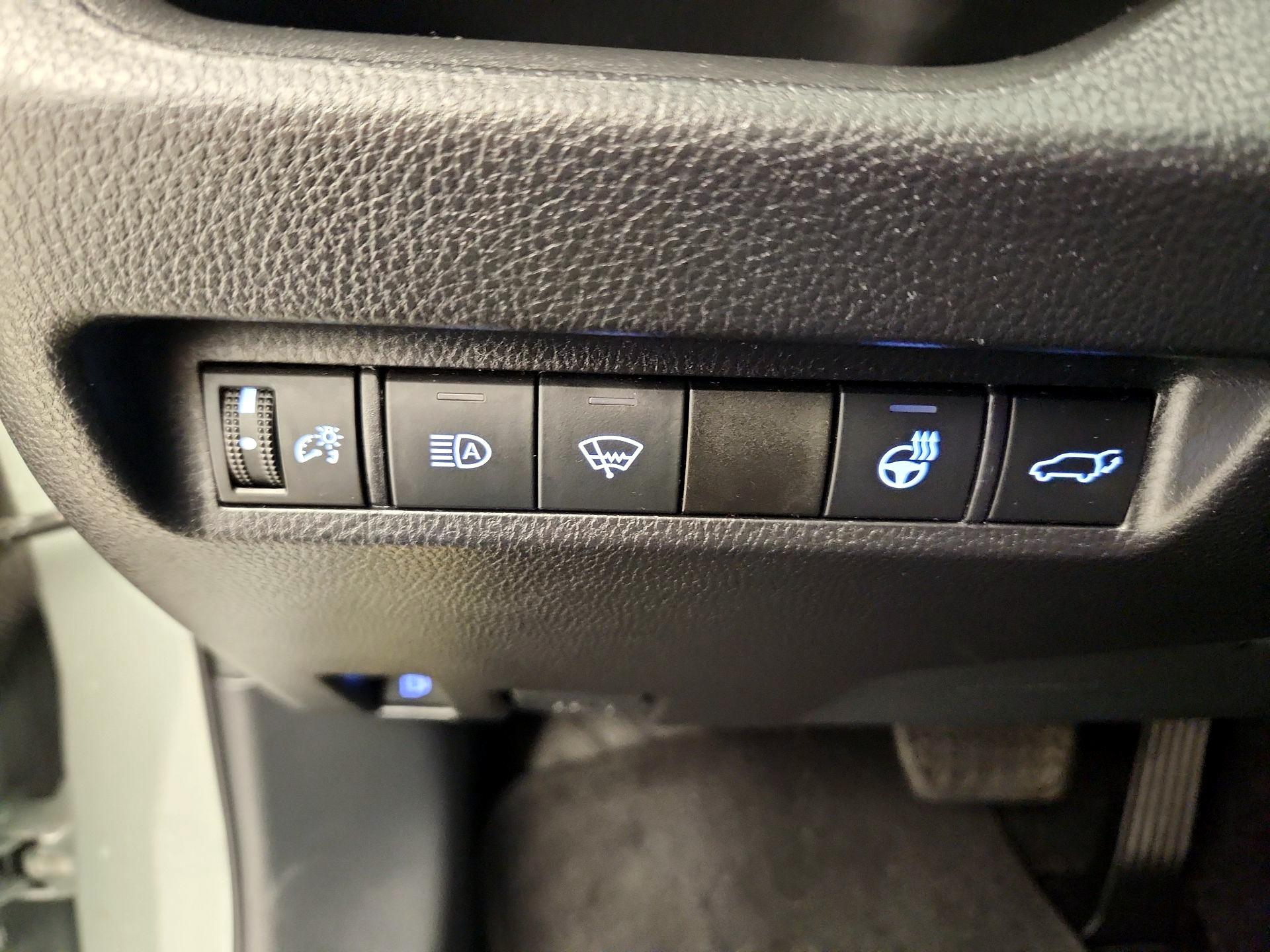 Thumbnail: 2020 Toyota RAV4 - 13