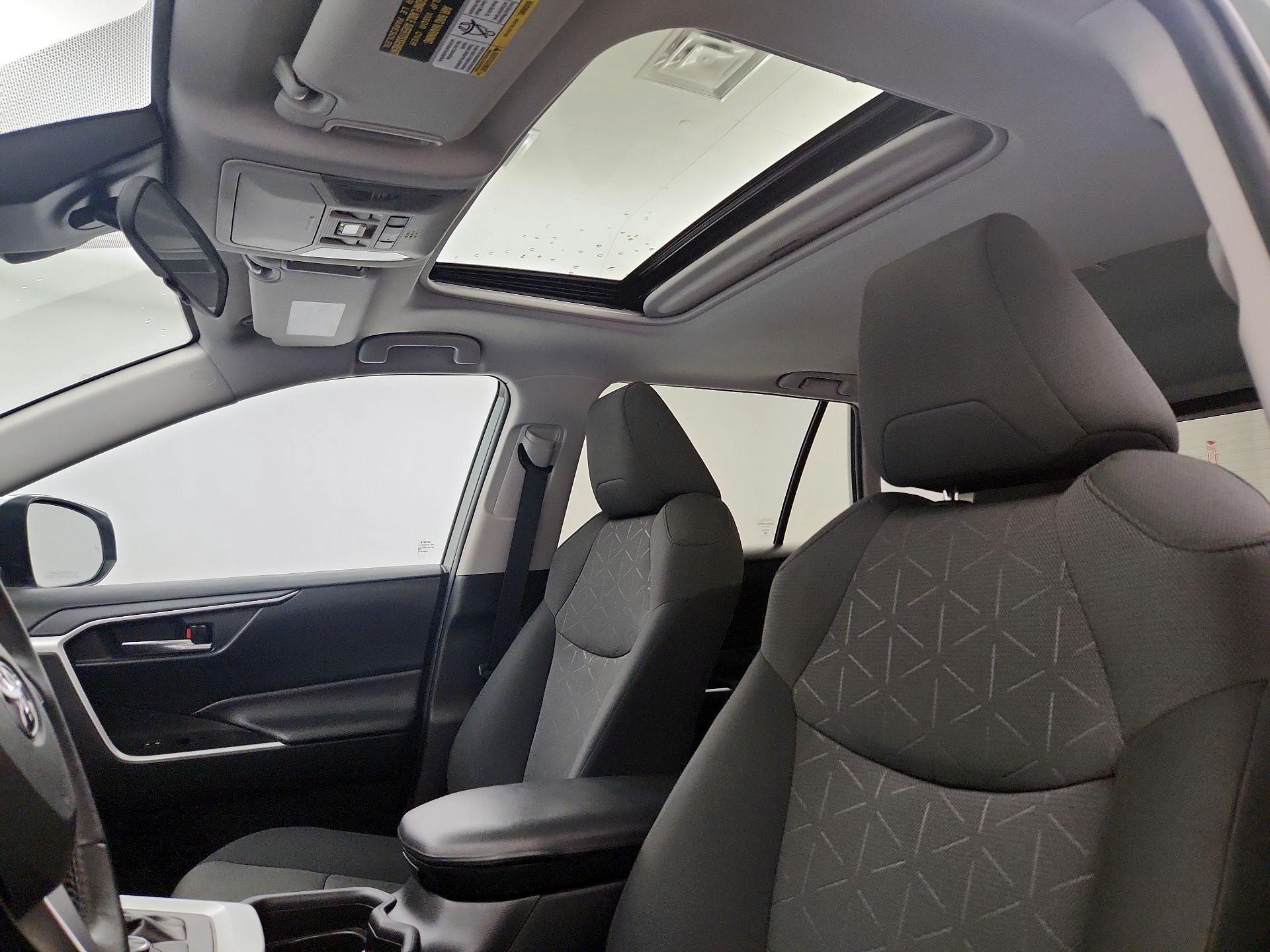 Thumbnail: 2020 Toyota RAV4 - 19