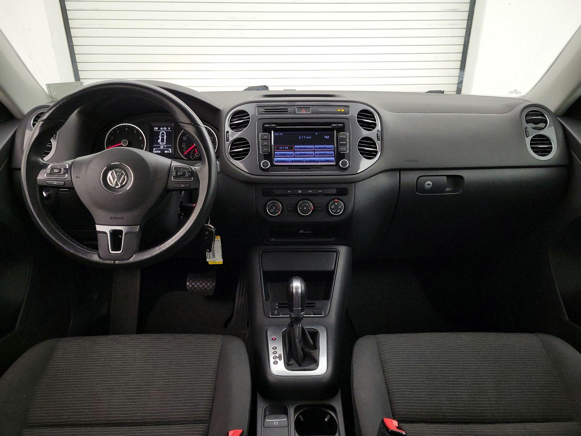 Thumbnail: 2015 Volkswagen Tiguan - 9