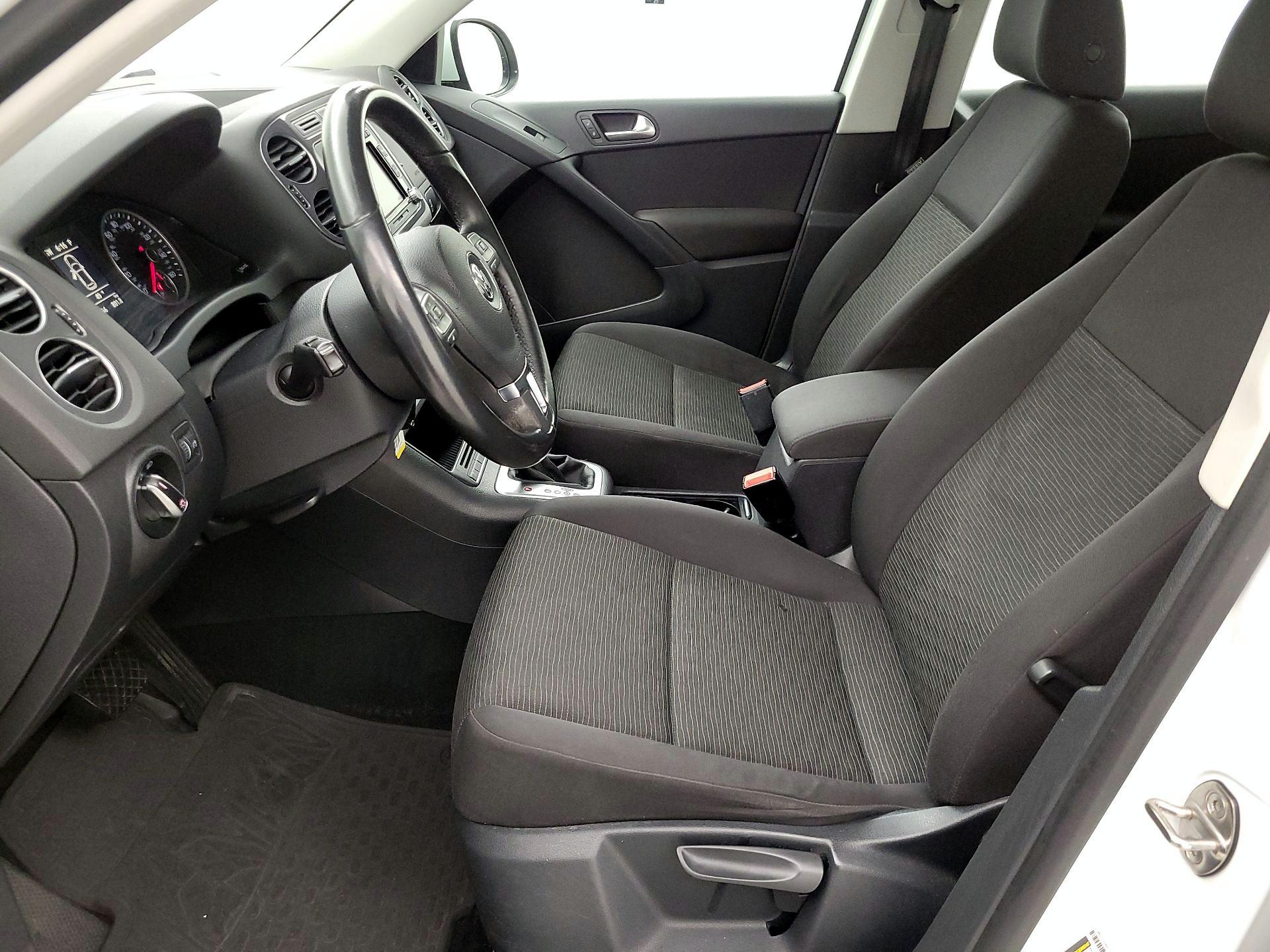 Thumbnail: 2015 Volkswagen Tiguan - 11