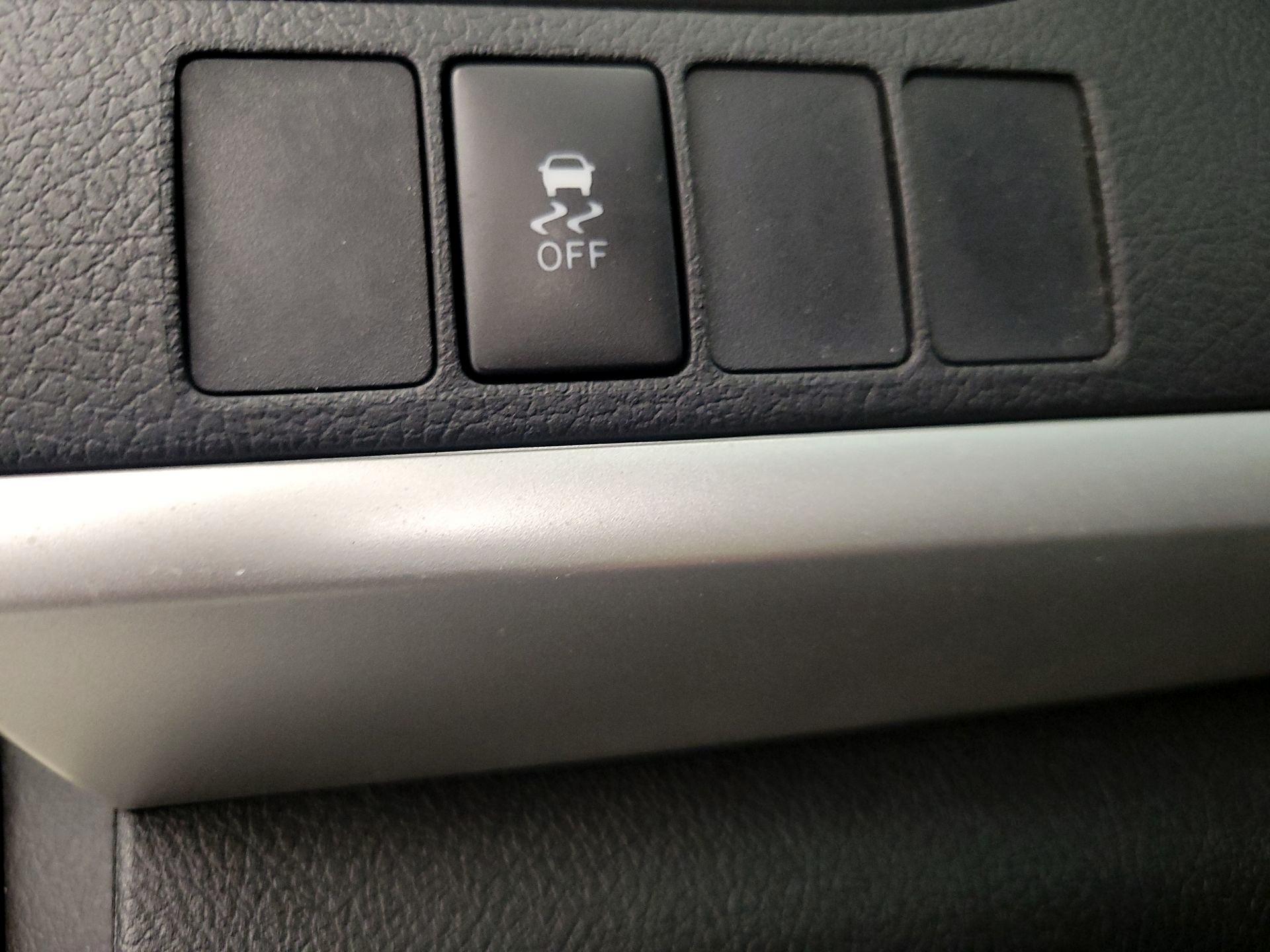 Thumbnail: 2016 Toyota Camry - 13