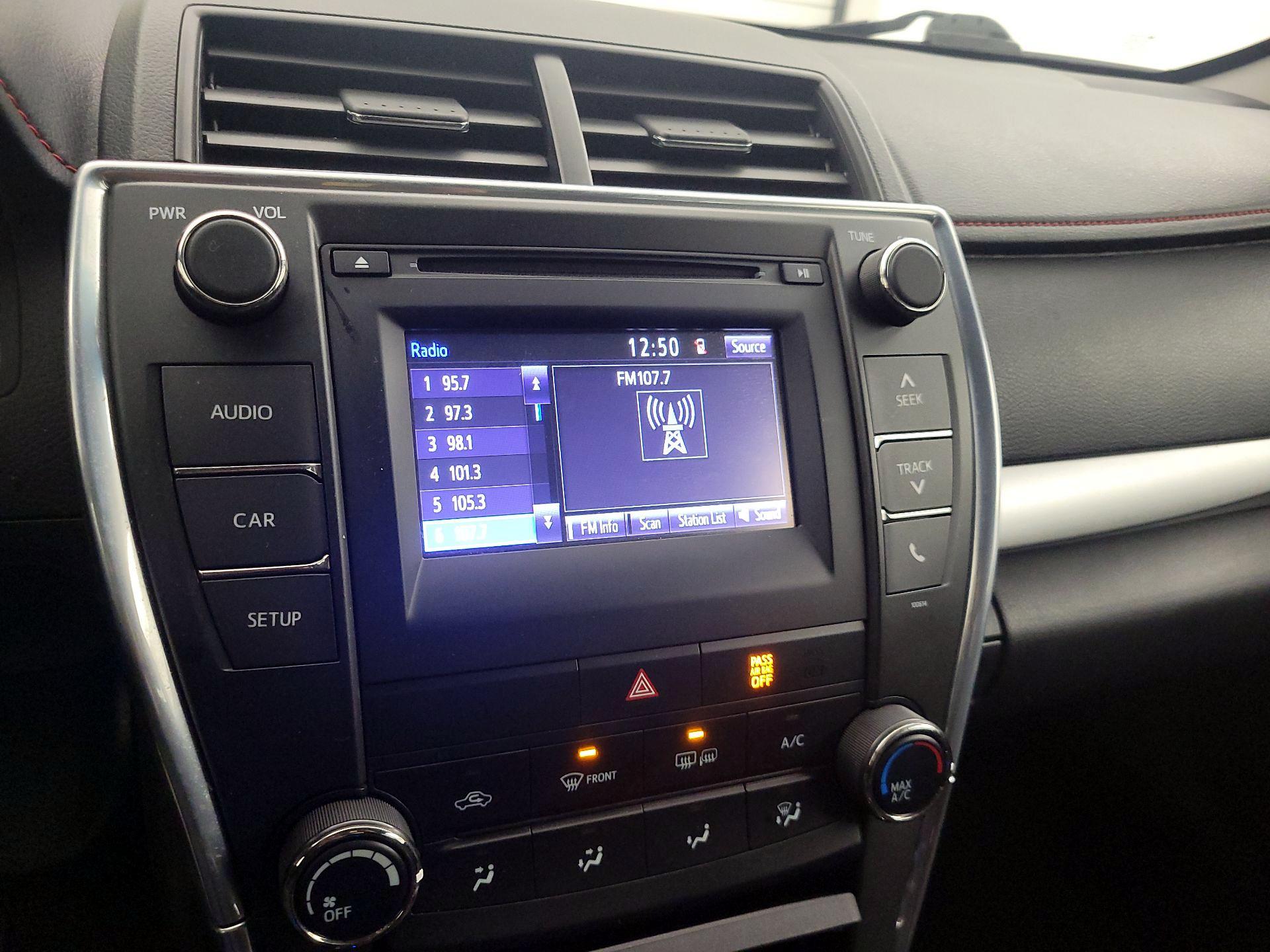 Thumbnail: 2016 Toyota Camry - 15