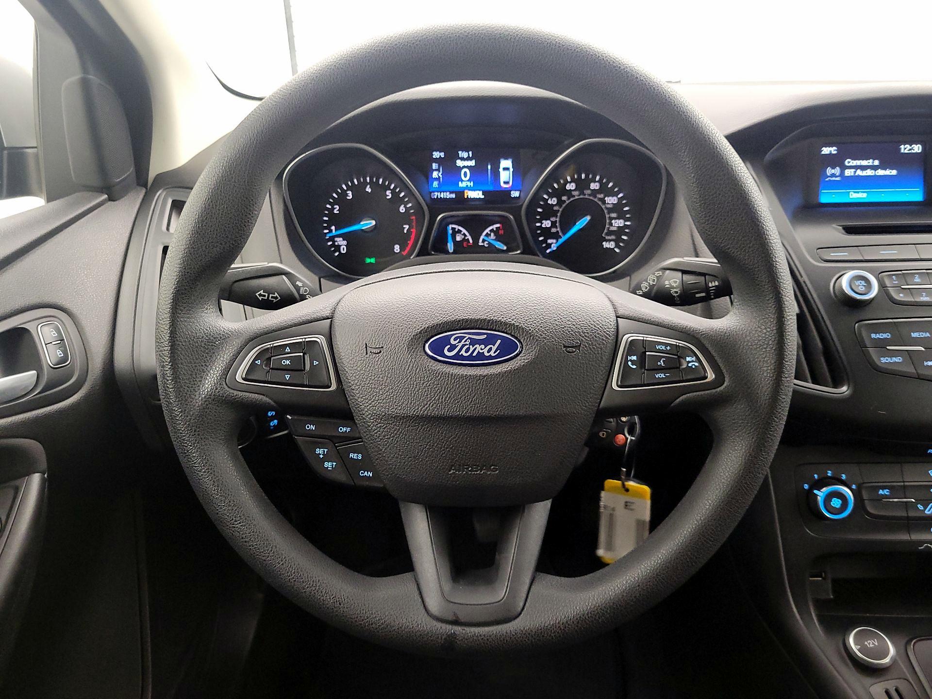 Thumbnail: 2015 Ford Focus - 10