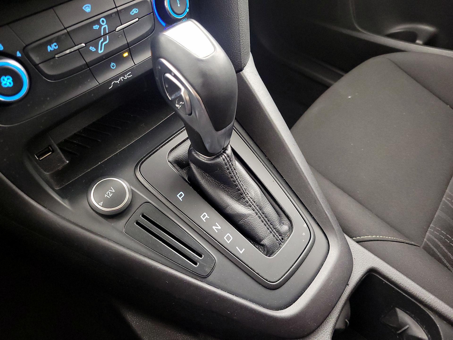 Thumbnail: 2015 Ford Focus - 17