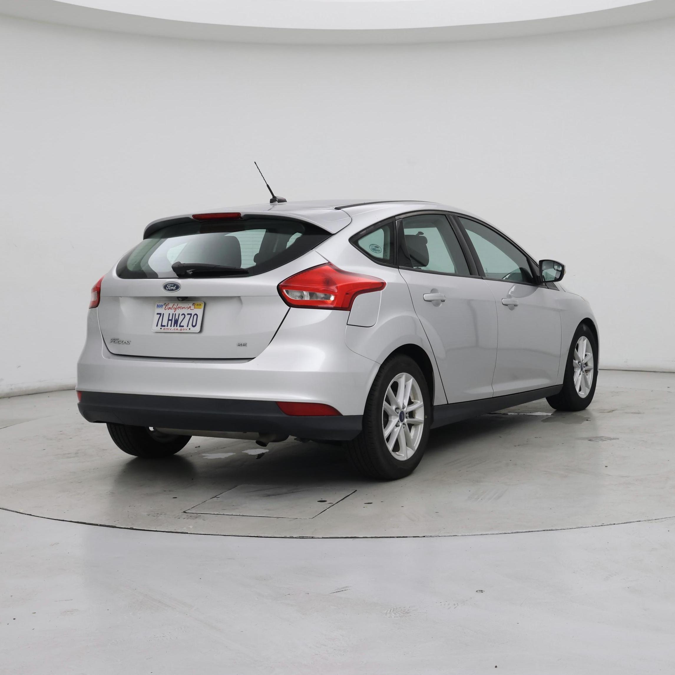 Thumbnail: 2015 Ford Focus - 8