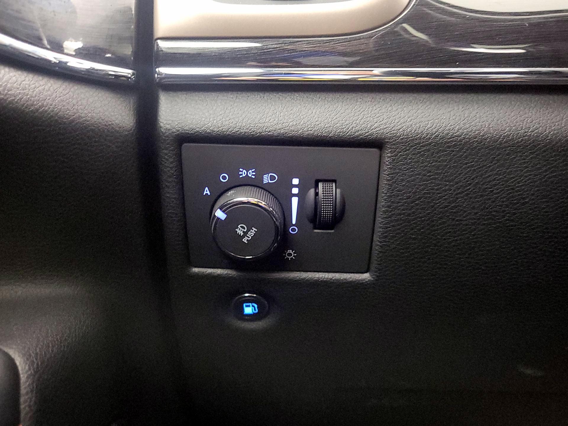 Thumbnail: 2016 Jeep Grand Cherokee - 13