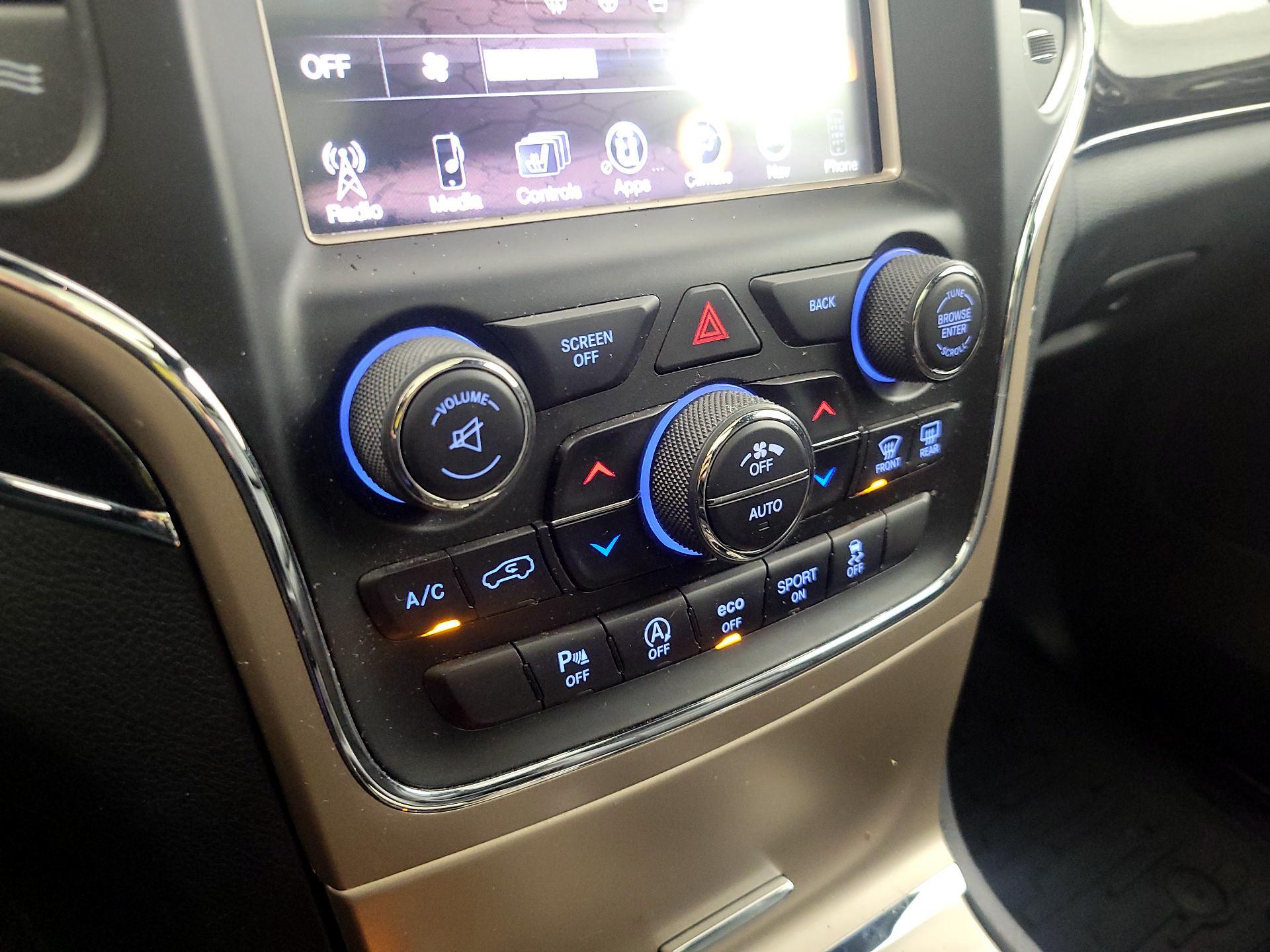 Thumbnail: 2016 Jeep Grand Cherokee - 17