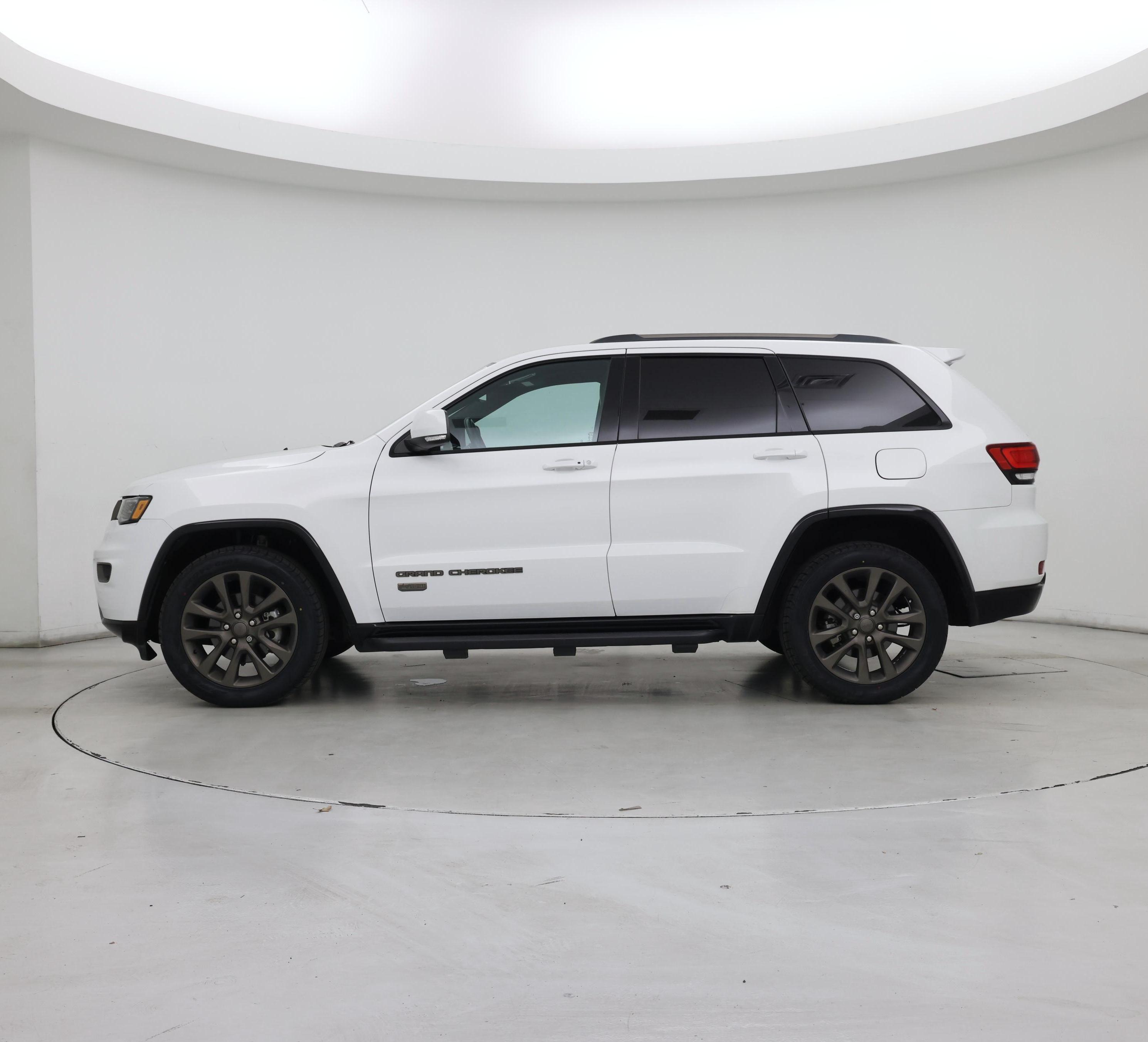 Thumbnail: 2016 Jeep Grand Cherokee - 3