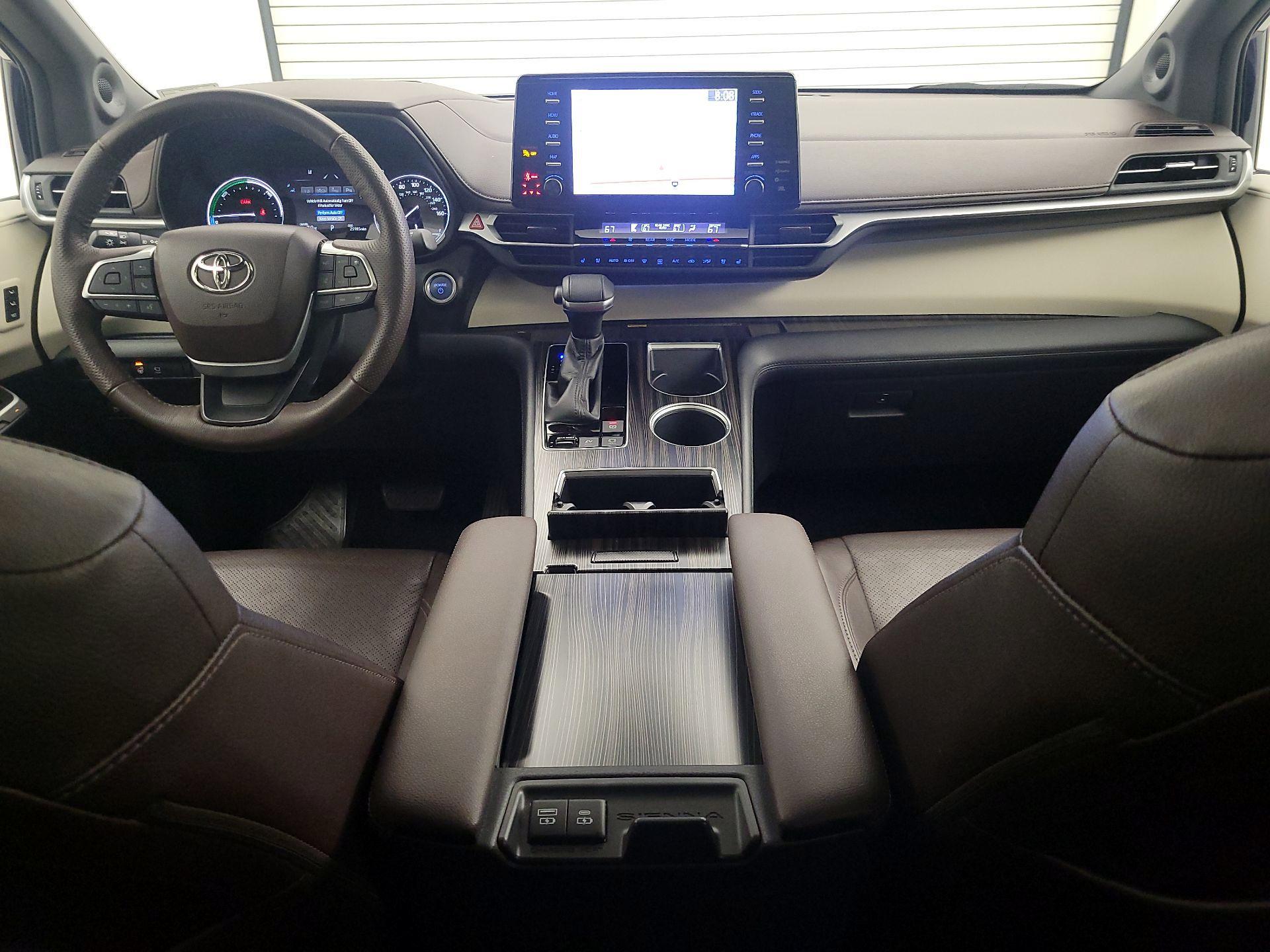 Thumbnail: 2022 Toyota Sienna - 9