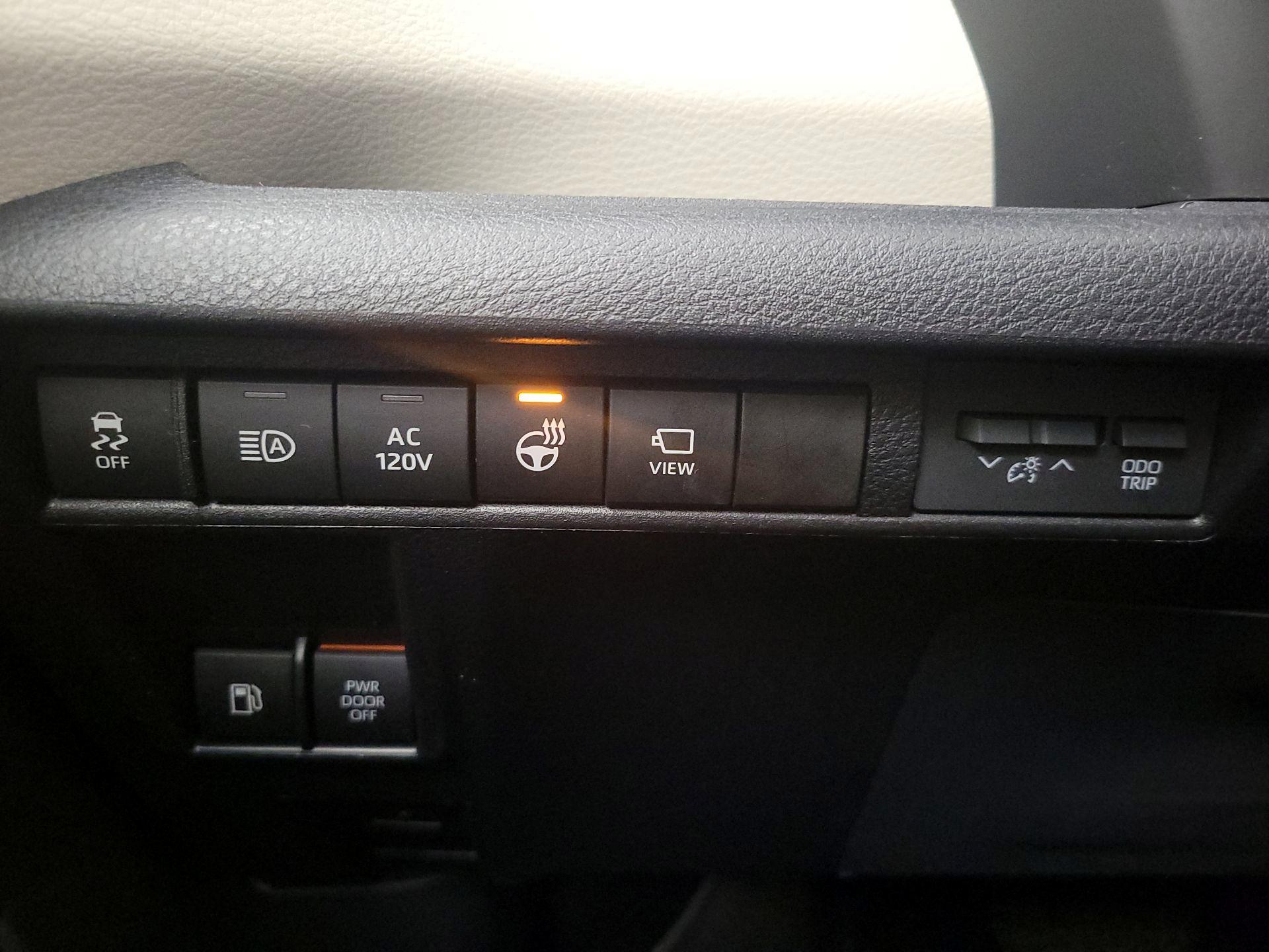 Thumbnail: 2022 Toyota Sienna - 13