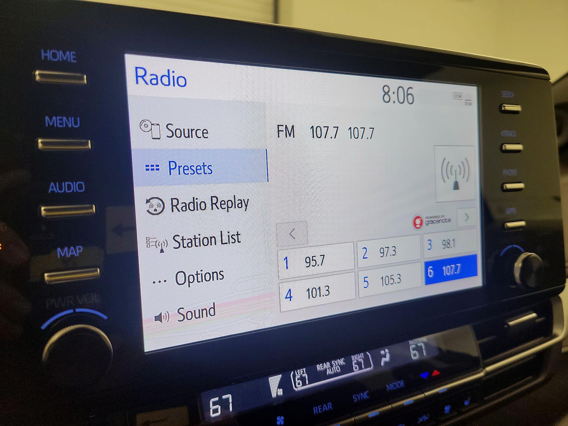 Thumbnail: 2022 Toyota Sienna - 16