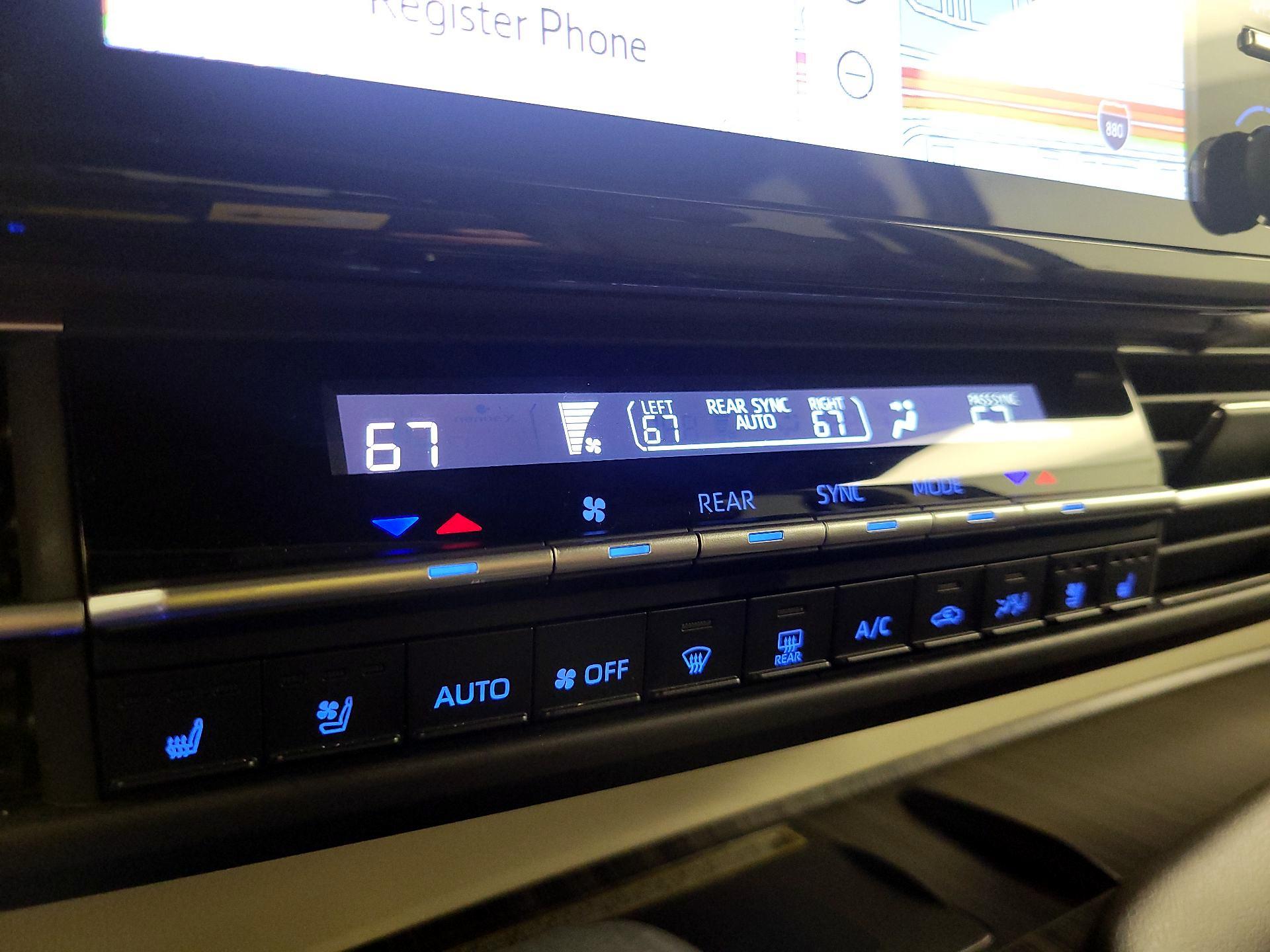 Thumbnail: 2022 Toyota Sienna - 17