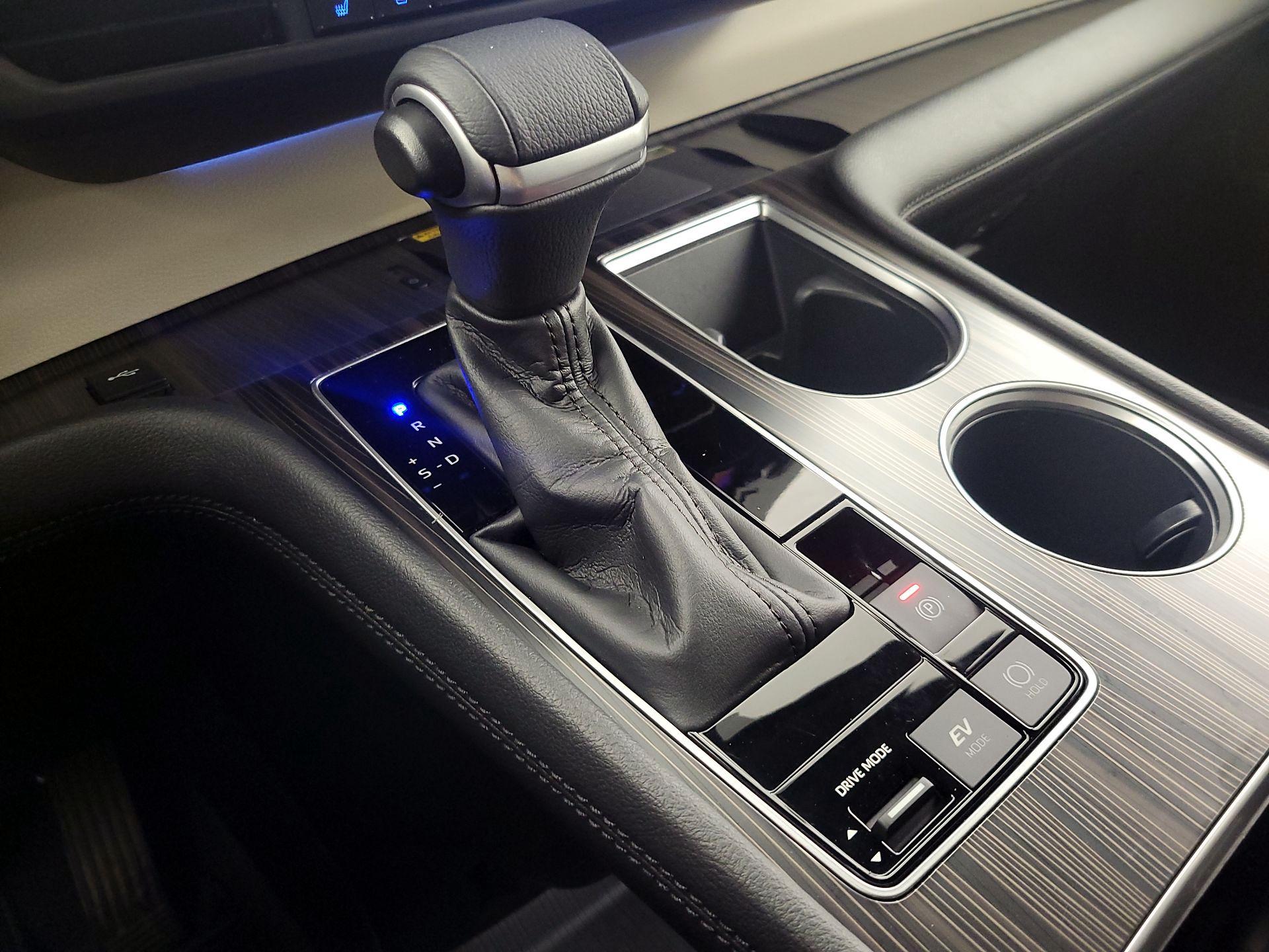 Thumbnail: 2022 Toyota Sienna - 18