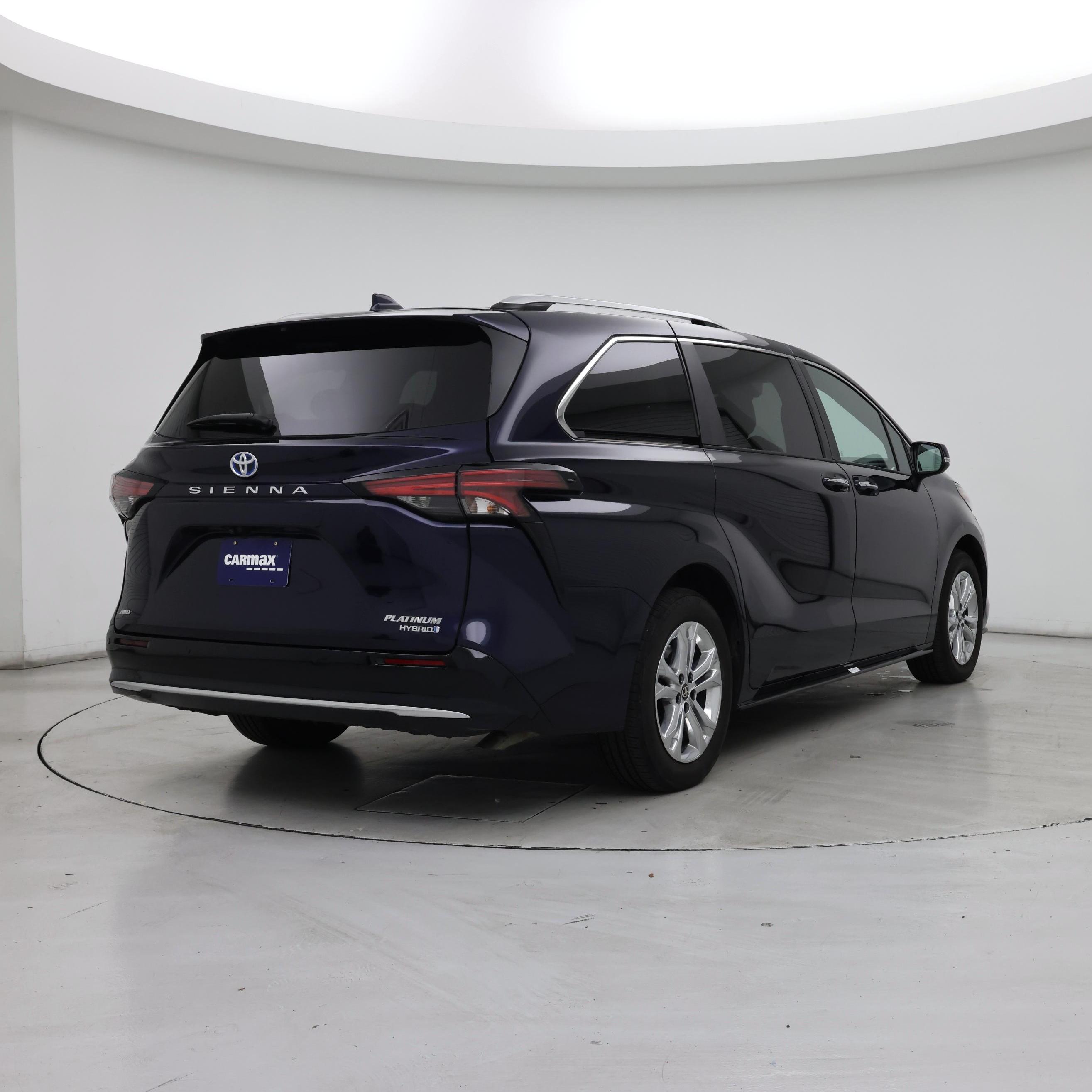 Thumbnail: 2022 Toyota Sienna - 8