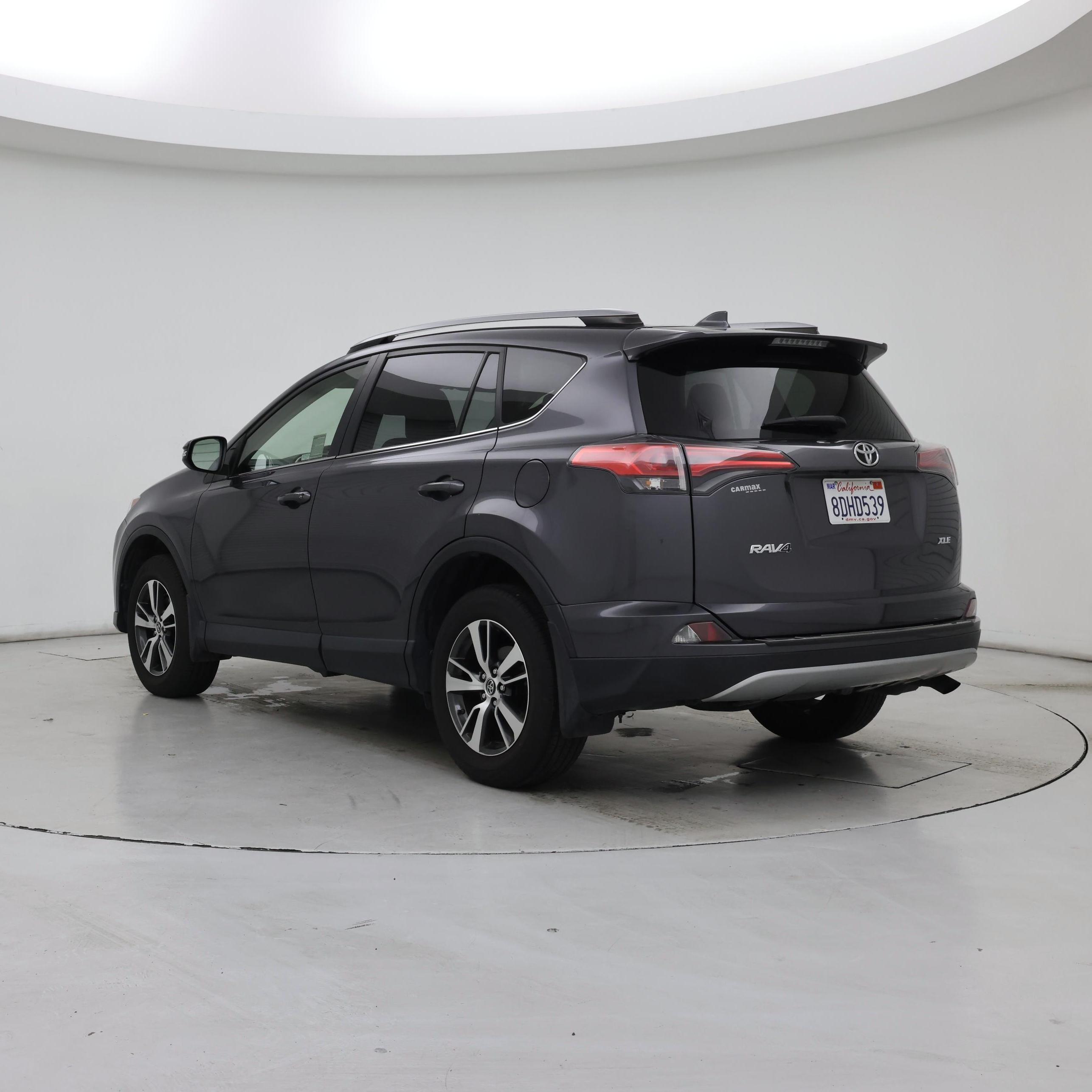 Thumbnail: 2018 Toyota RAV4 - 2