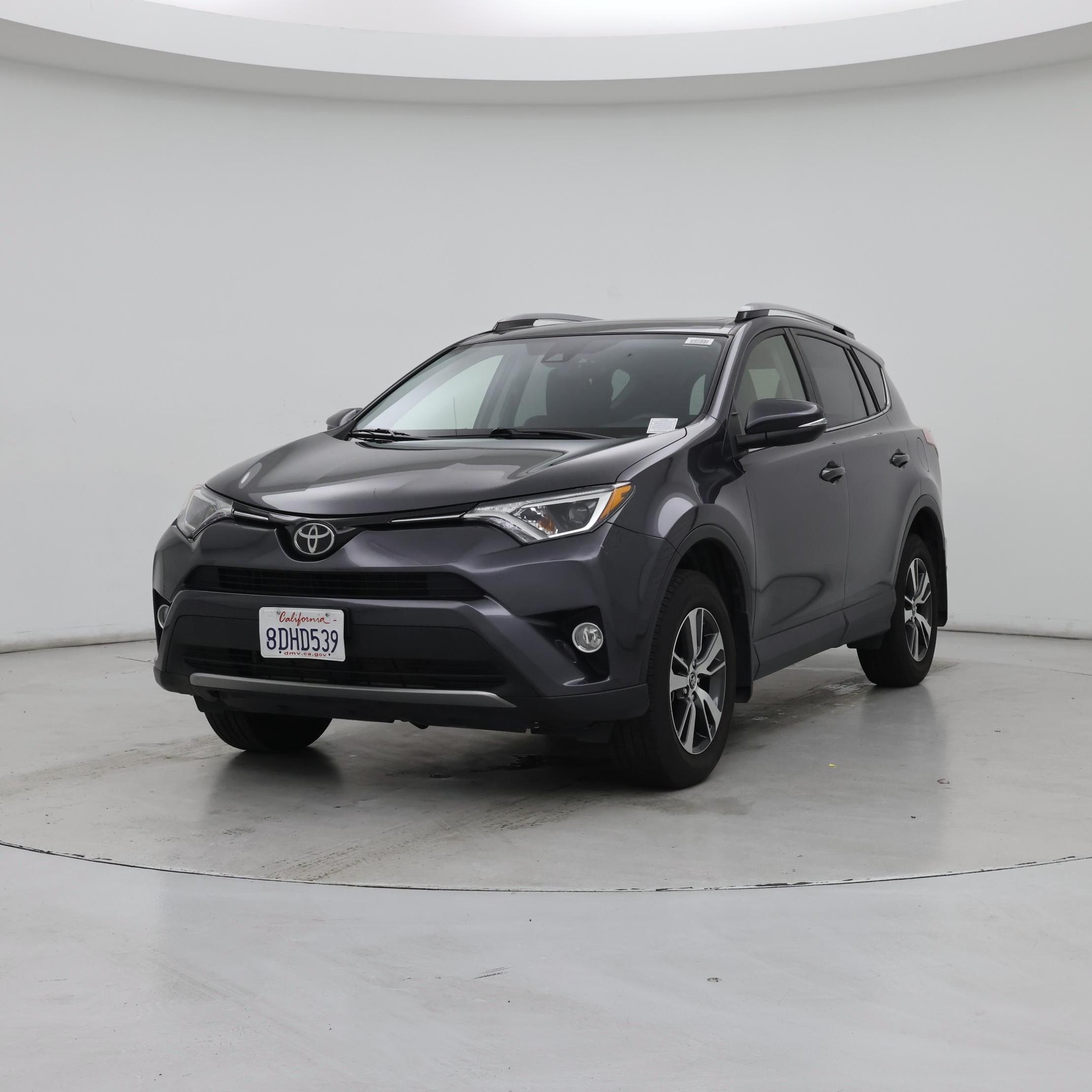 Thumbnail: 2018 Toyota RAV4 - 4