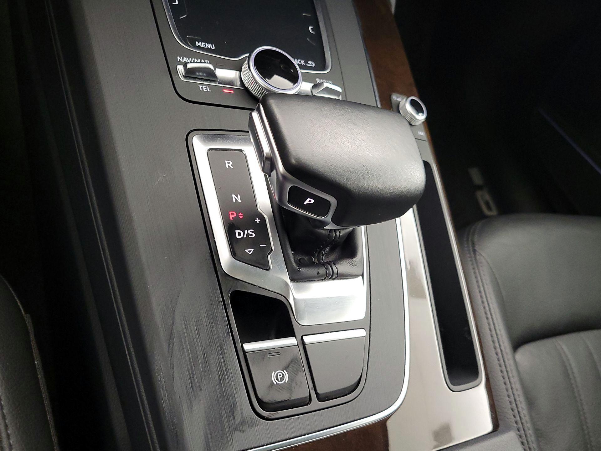 Thumbnail: 2018 Audi Q5 - 18