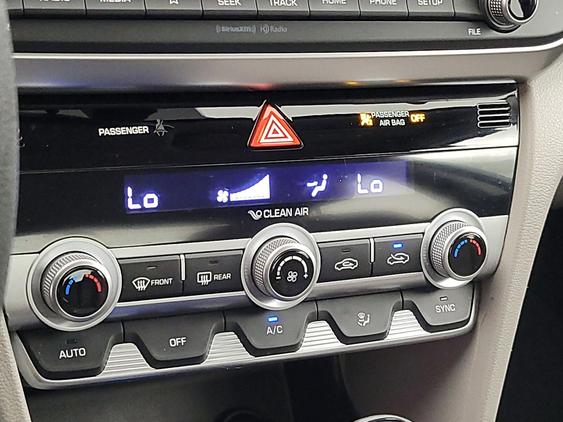 Thumbnail: 2020 Hyundai Elantra - 15