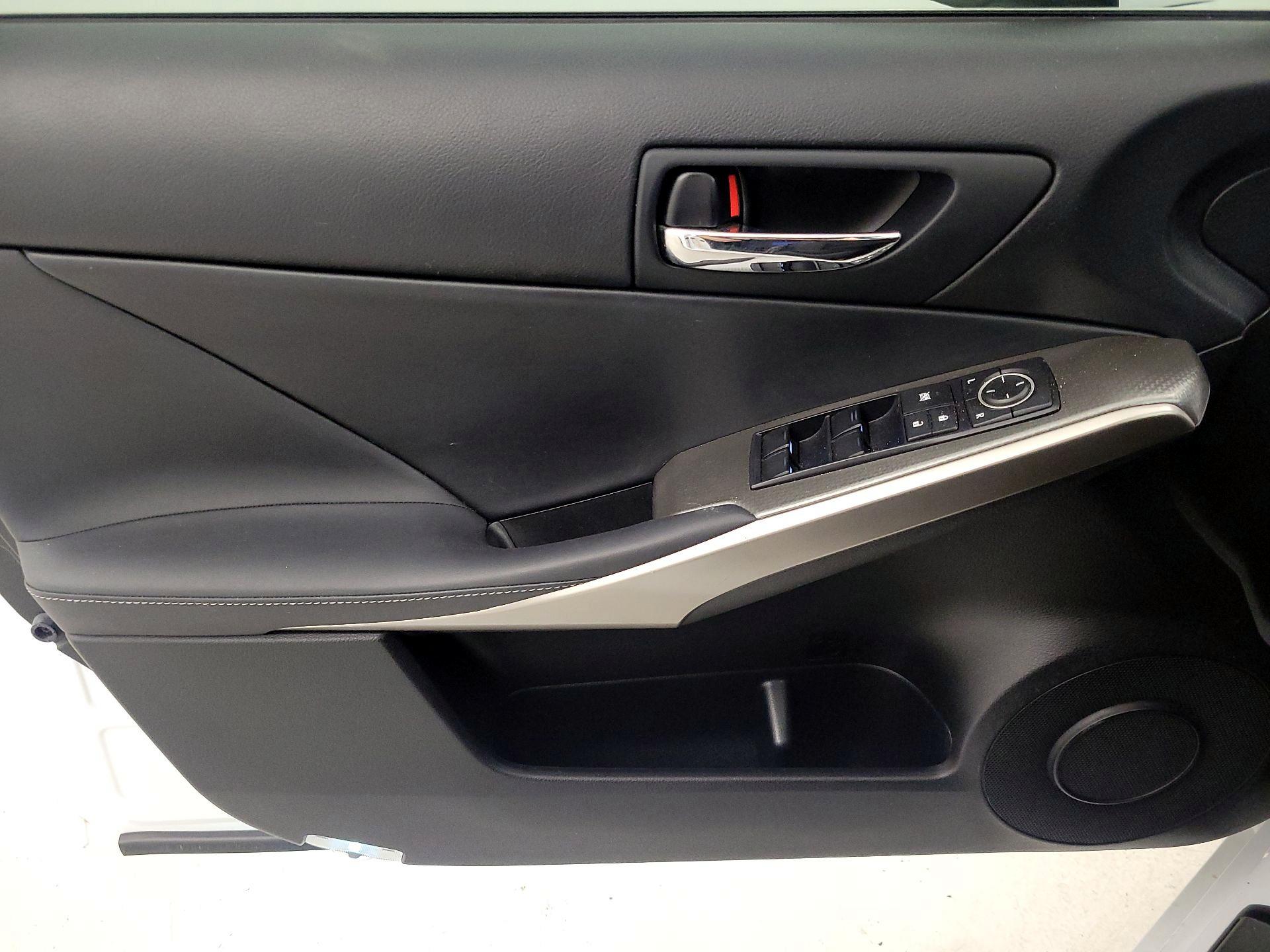 Thumbnail: 2016 Lexus IS - 12