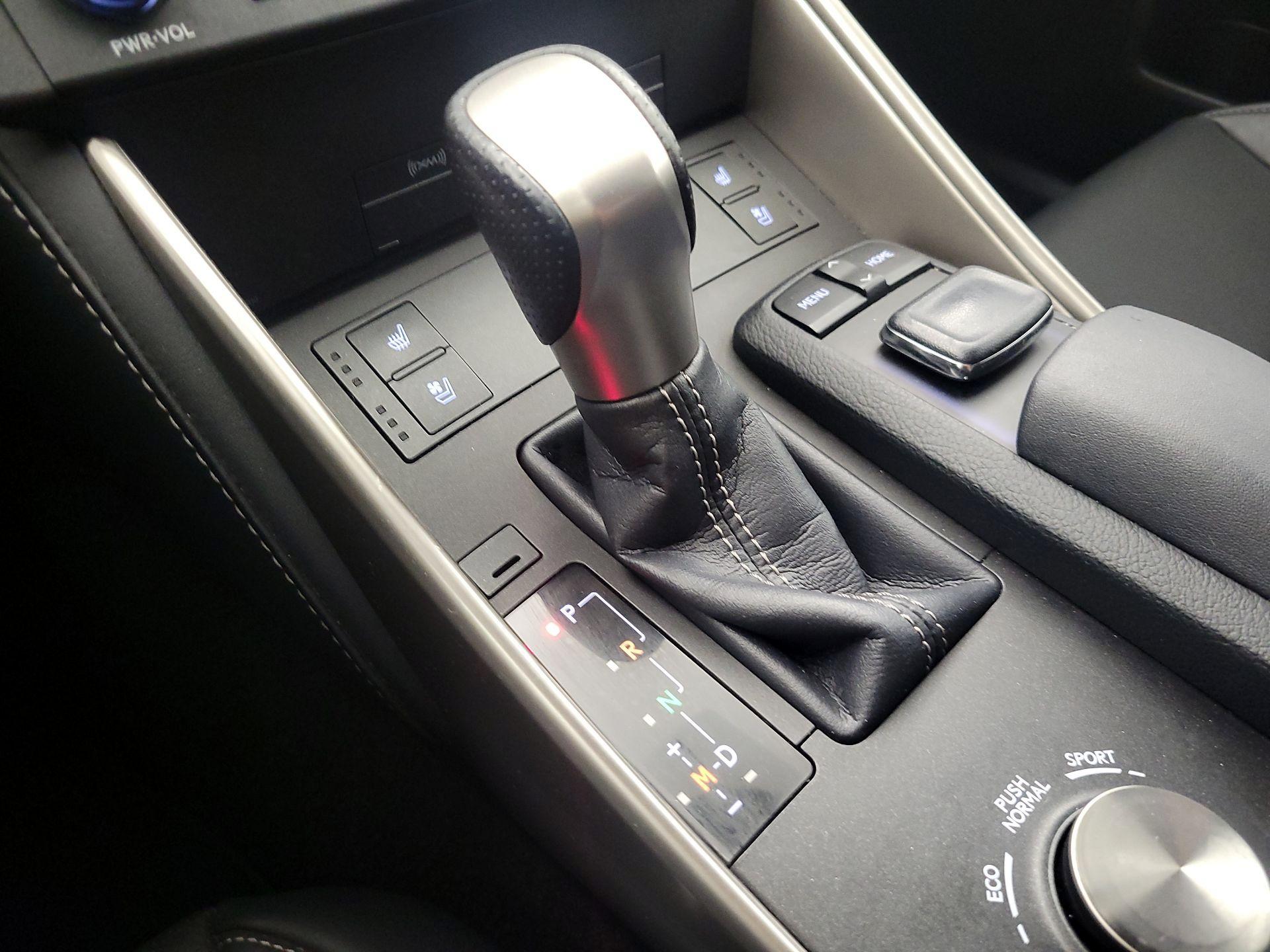 Thumbnail: 2016 Lexus IS - 18