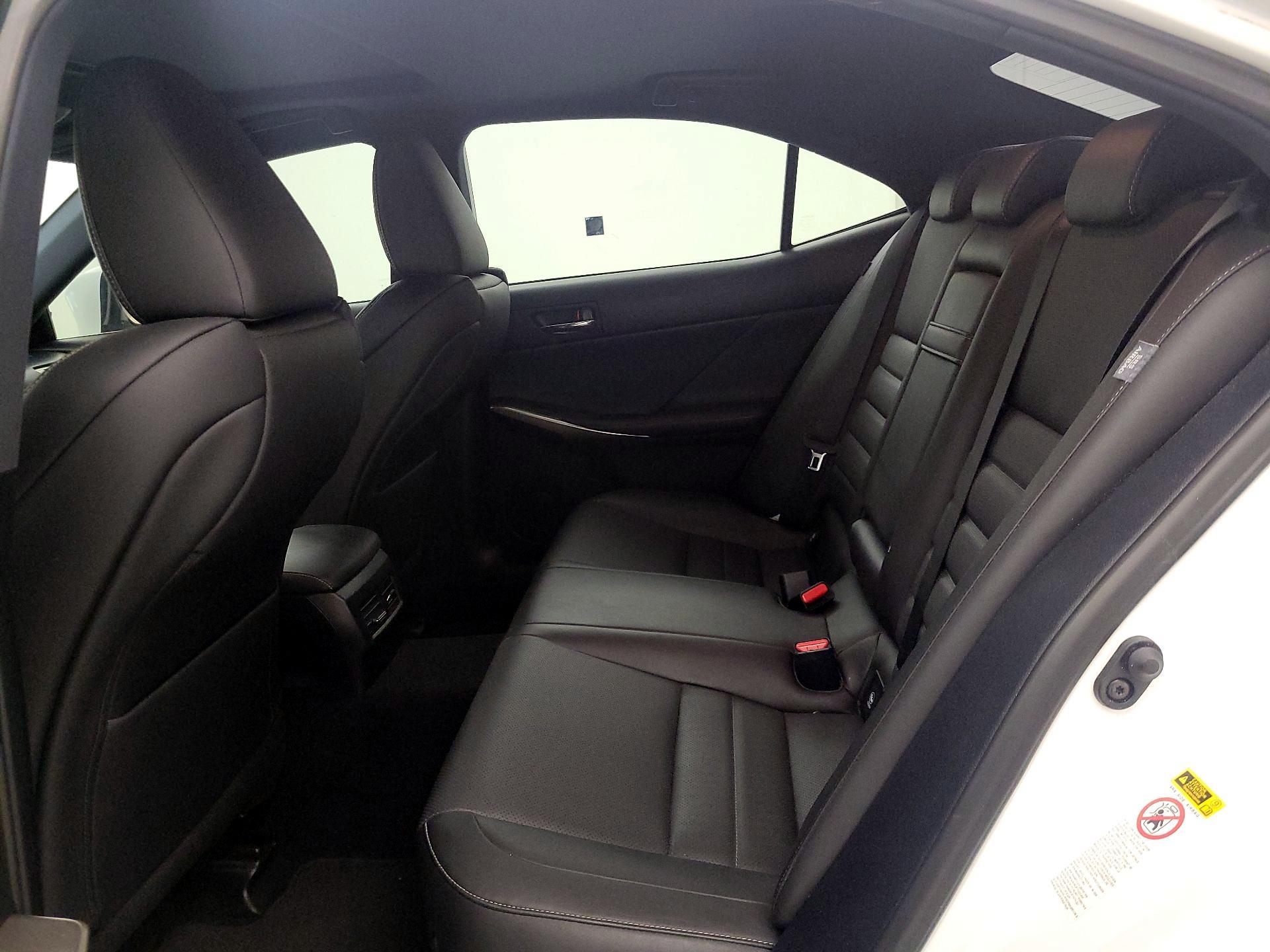 Thumbnail: 2016 Lexus IS - 20