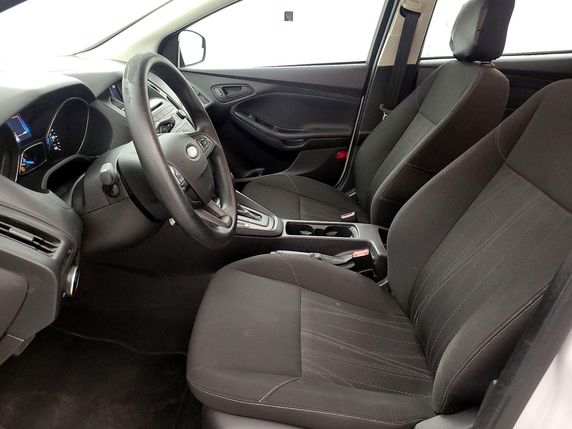 Thumbnail: 2015 Ford Focus - 11