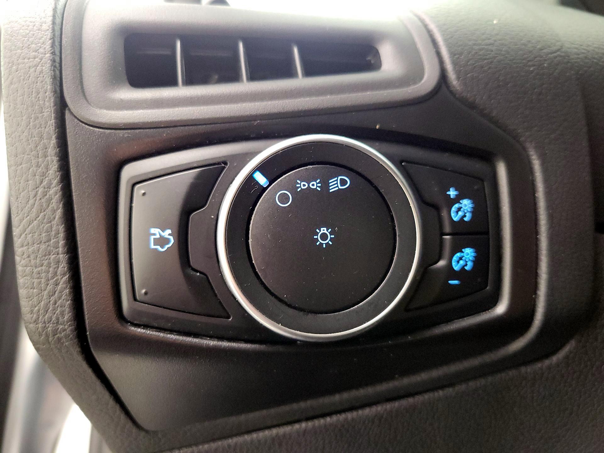 Thumbnail: 2015 Ford Focus - 13