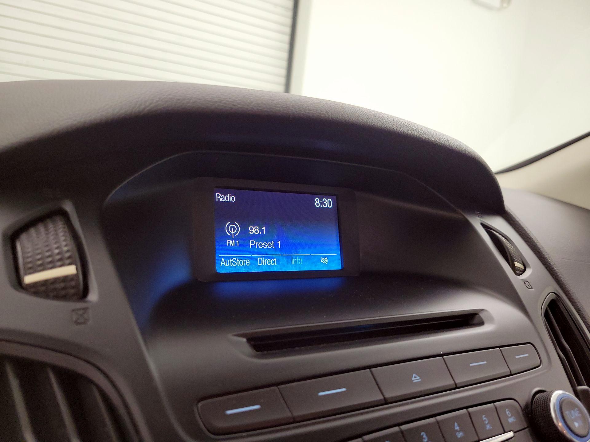 Thumbnail: 2015 Ford Focus - 15