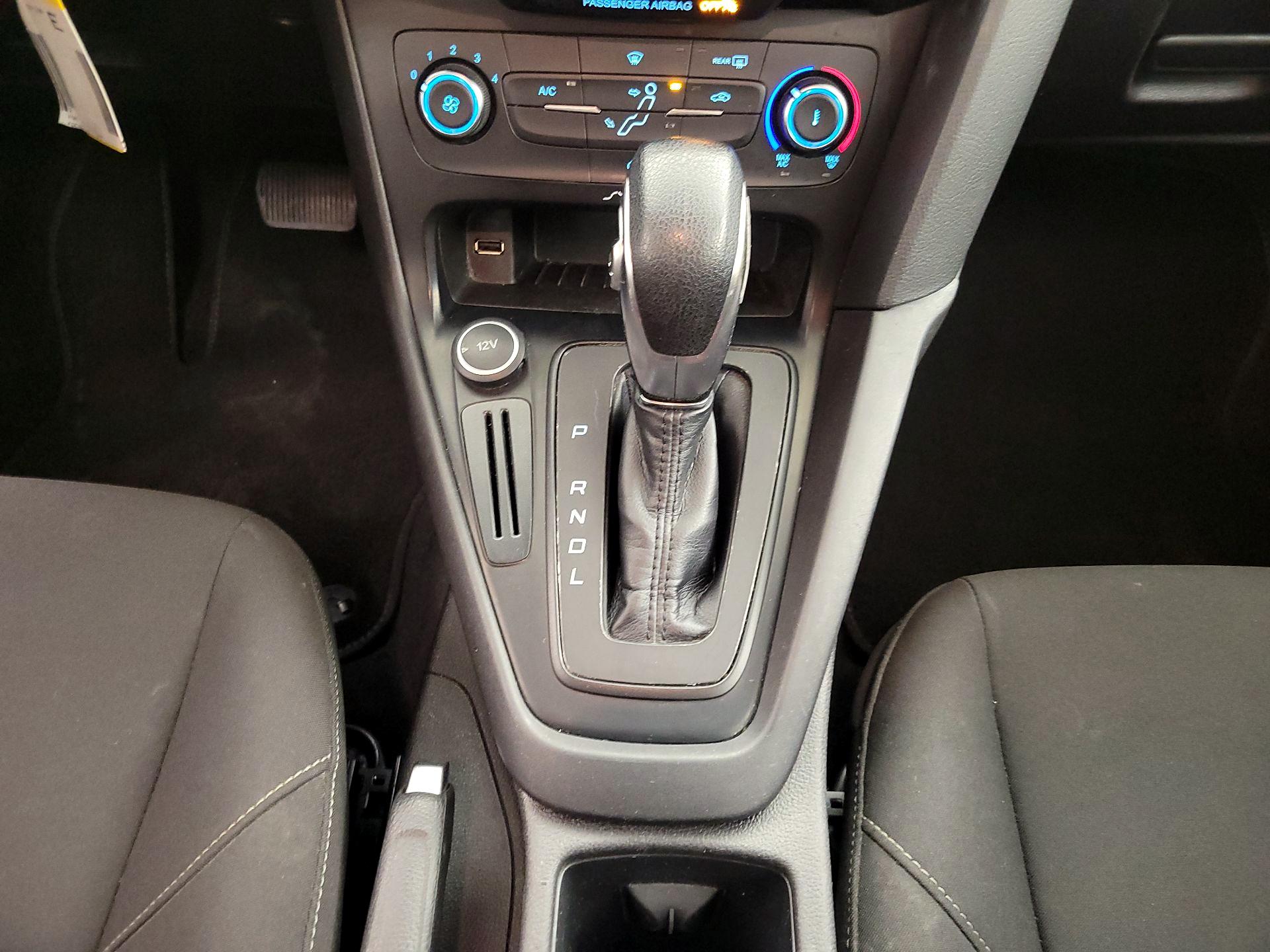 Thumbnail: 2015 Ford Focus - 17