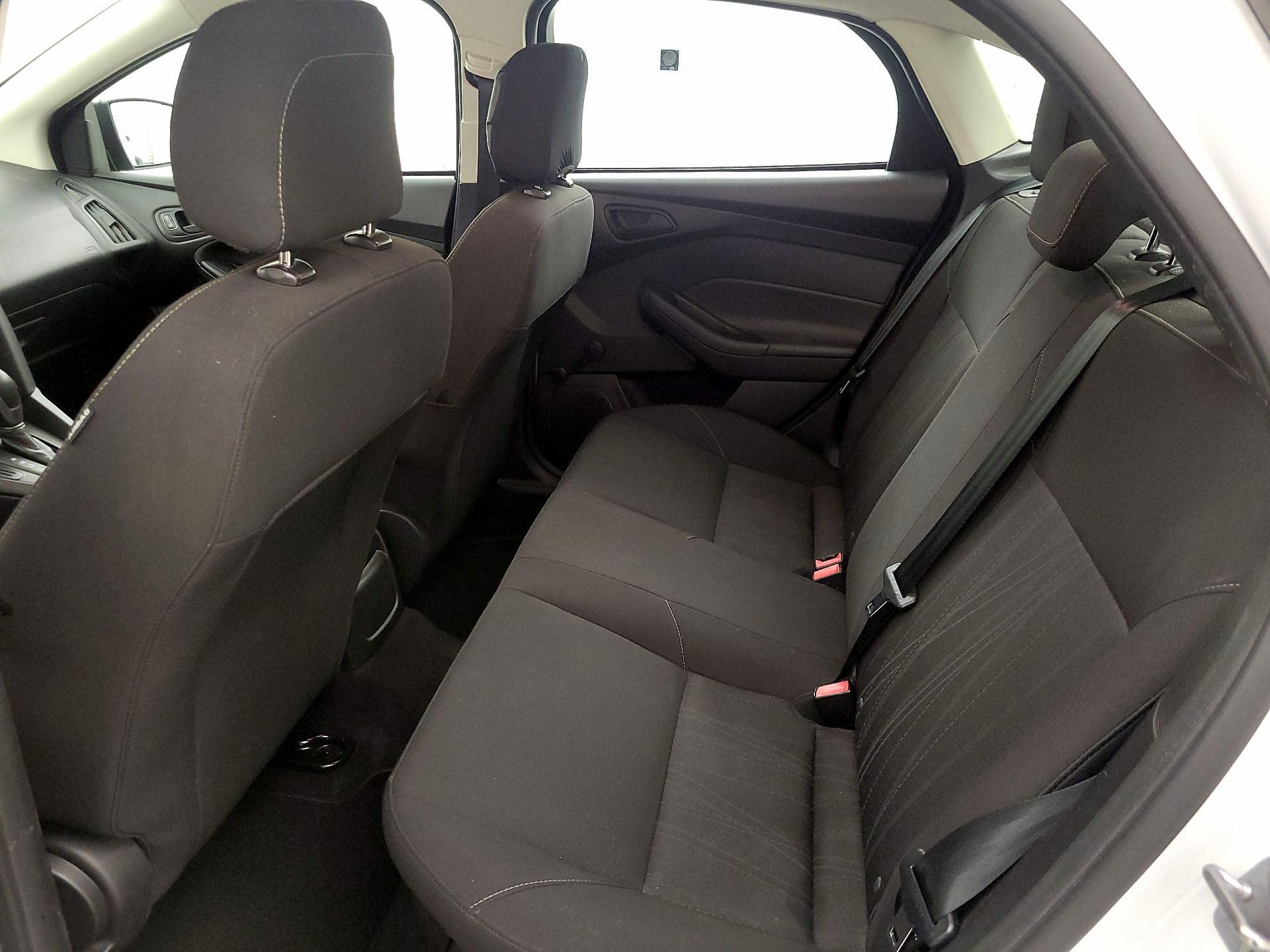 Thumbnail: 2015 Ford Focus - 19