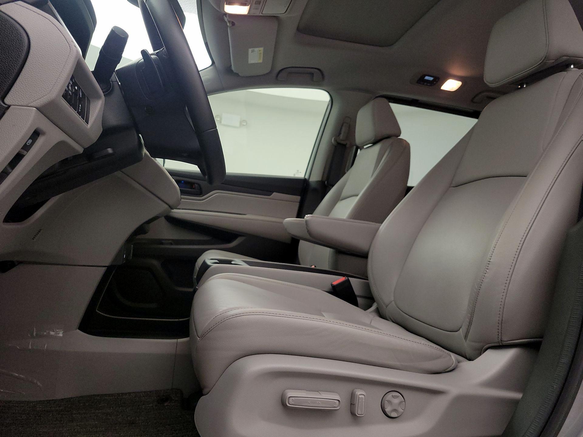 Thumbnail: 2021 Honda Odyssey - 11