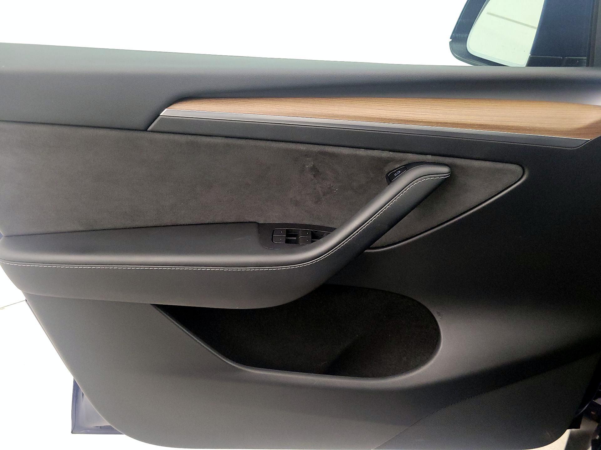 Thumbnail: 2022 Tesla Model Y - 12