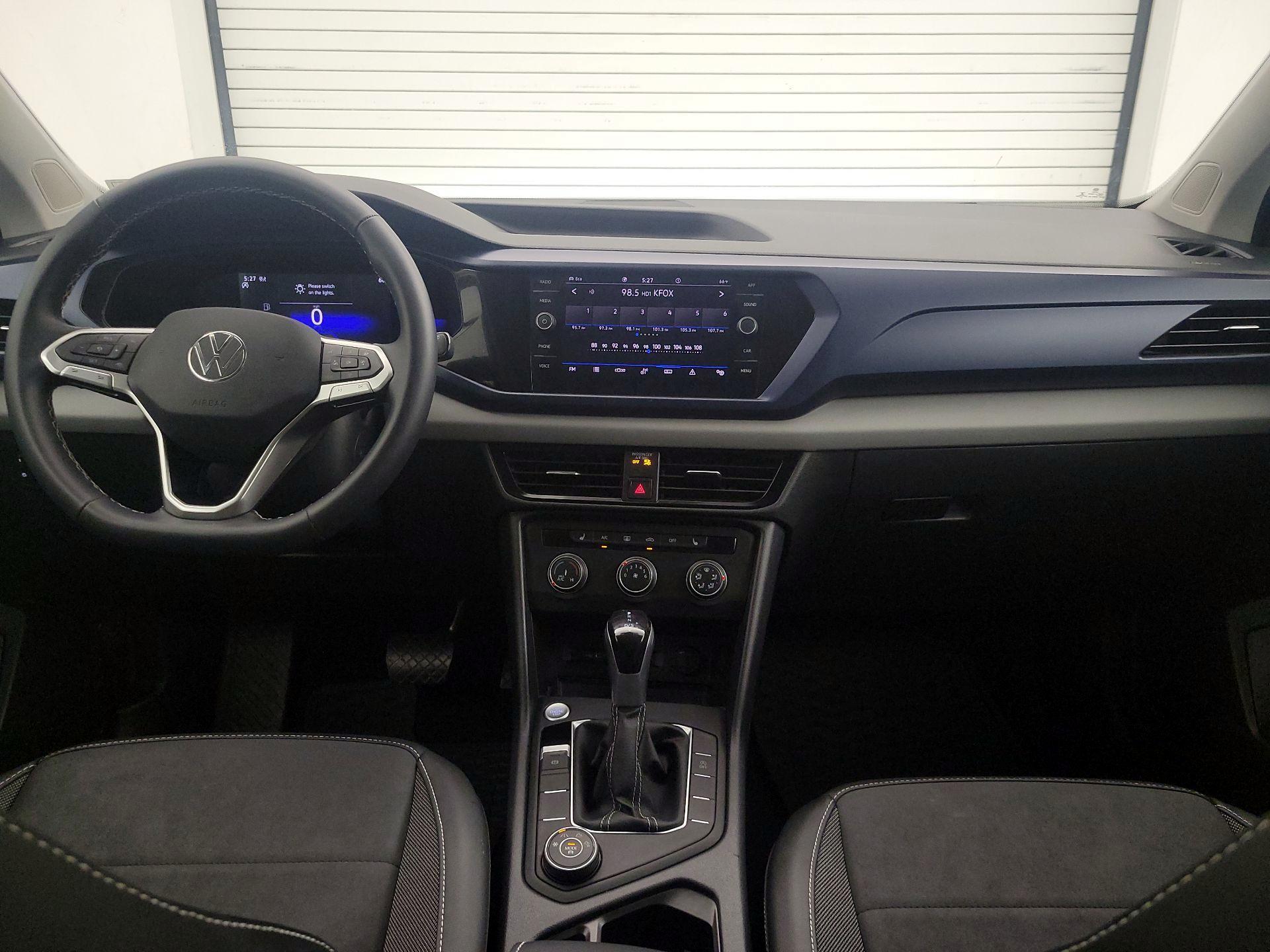 Thumbnail: 2022 Volkswagen Taos - 9