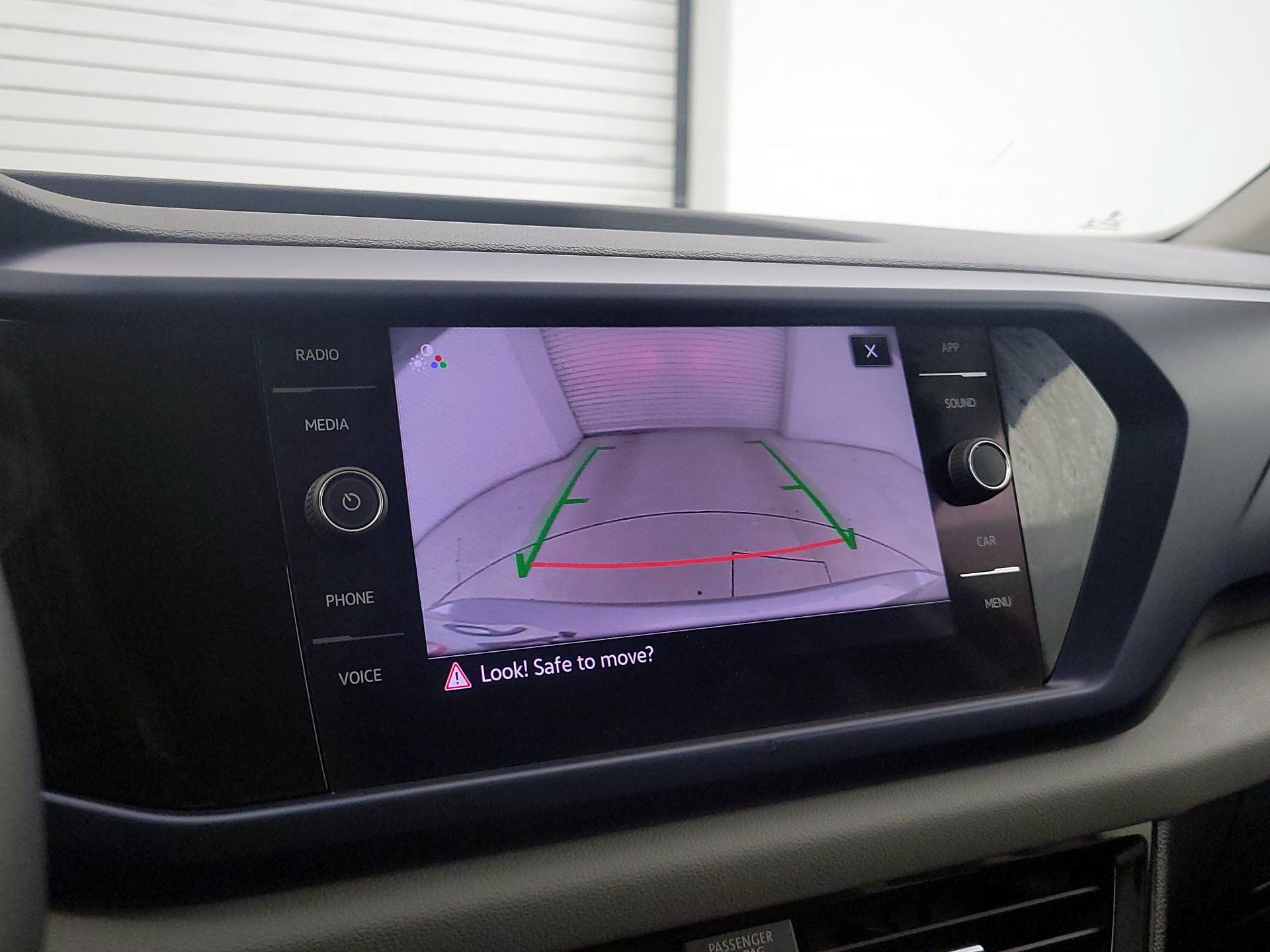 Thumbnail: 2022 Volkswagen Taos - 14