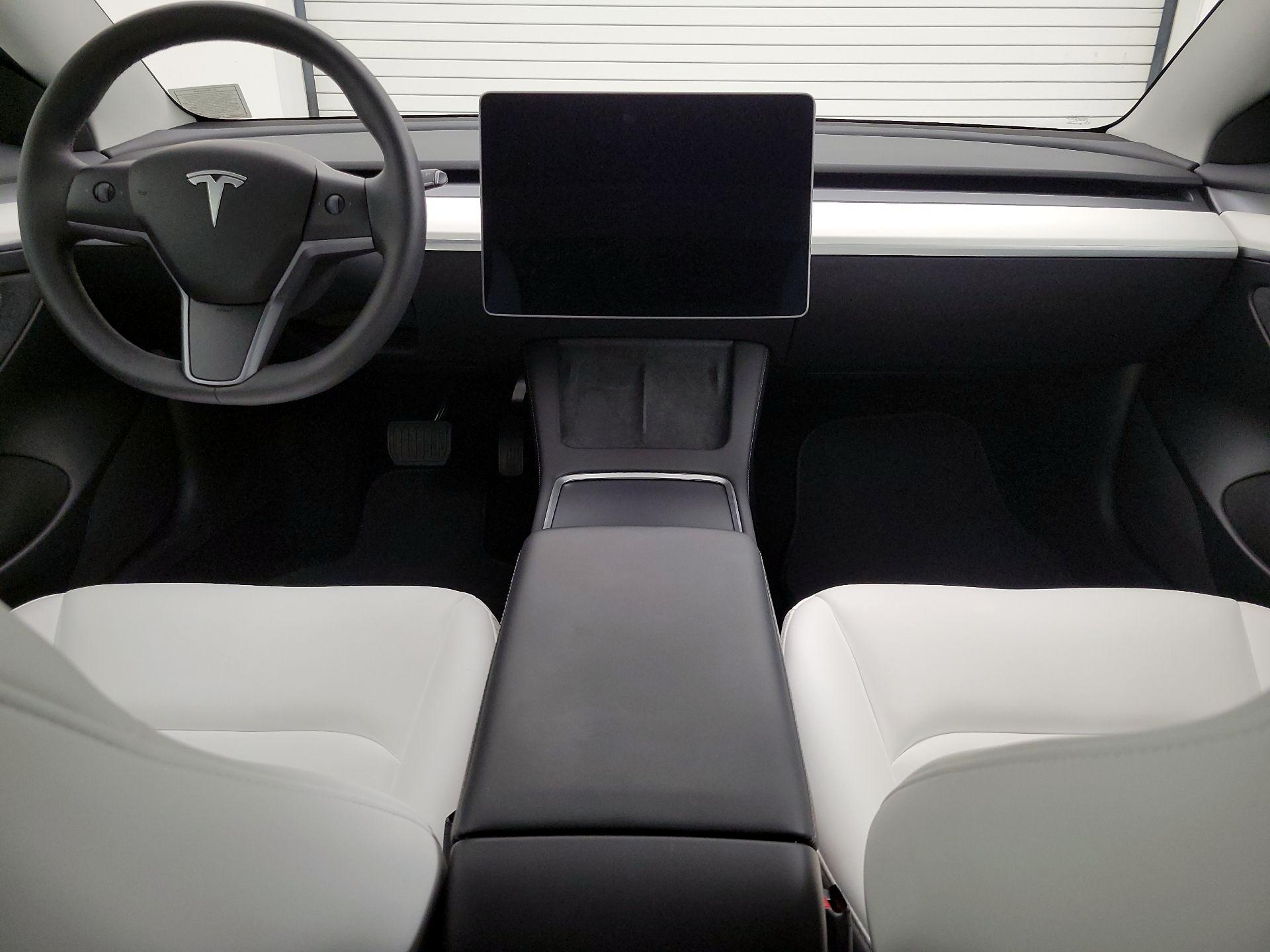 Thumbnail: 2023 Tesla Model 3 - 9