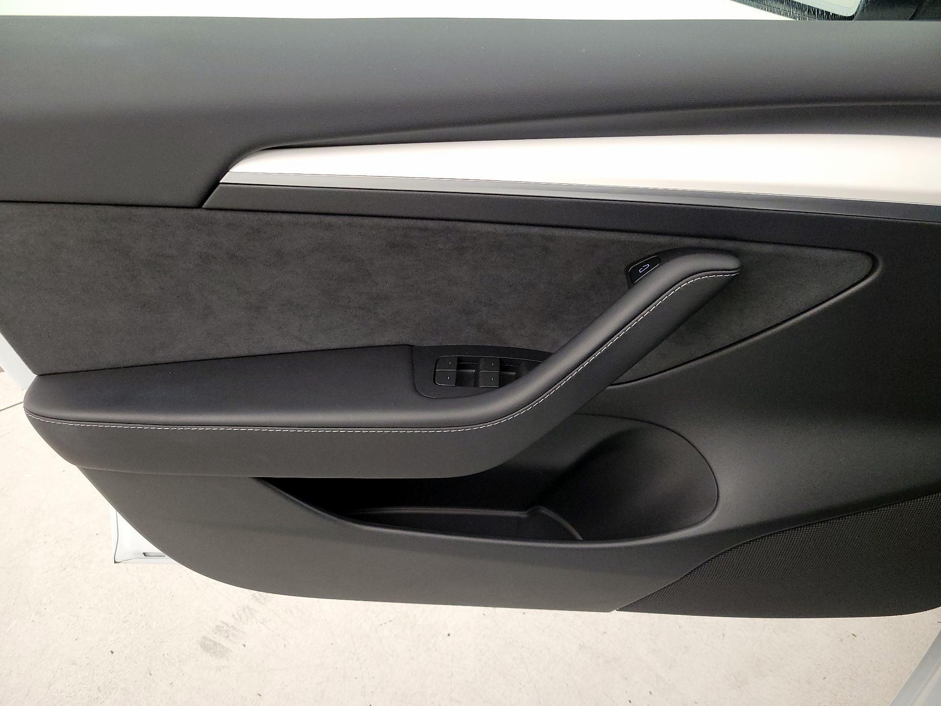 Thumbnail: 2023 Tesla Model 3 - 12